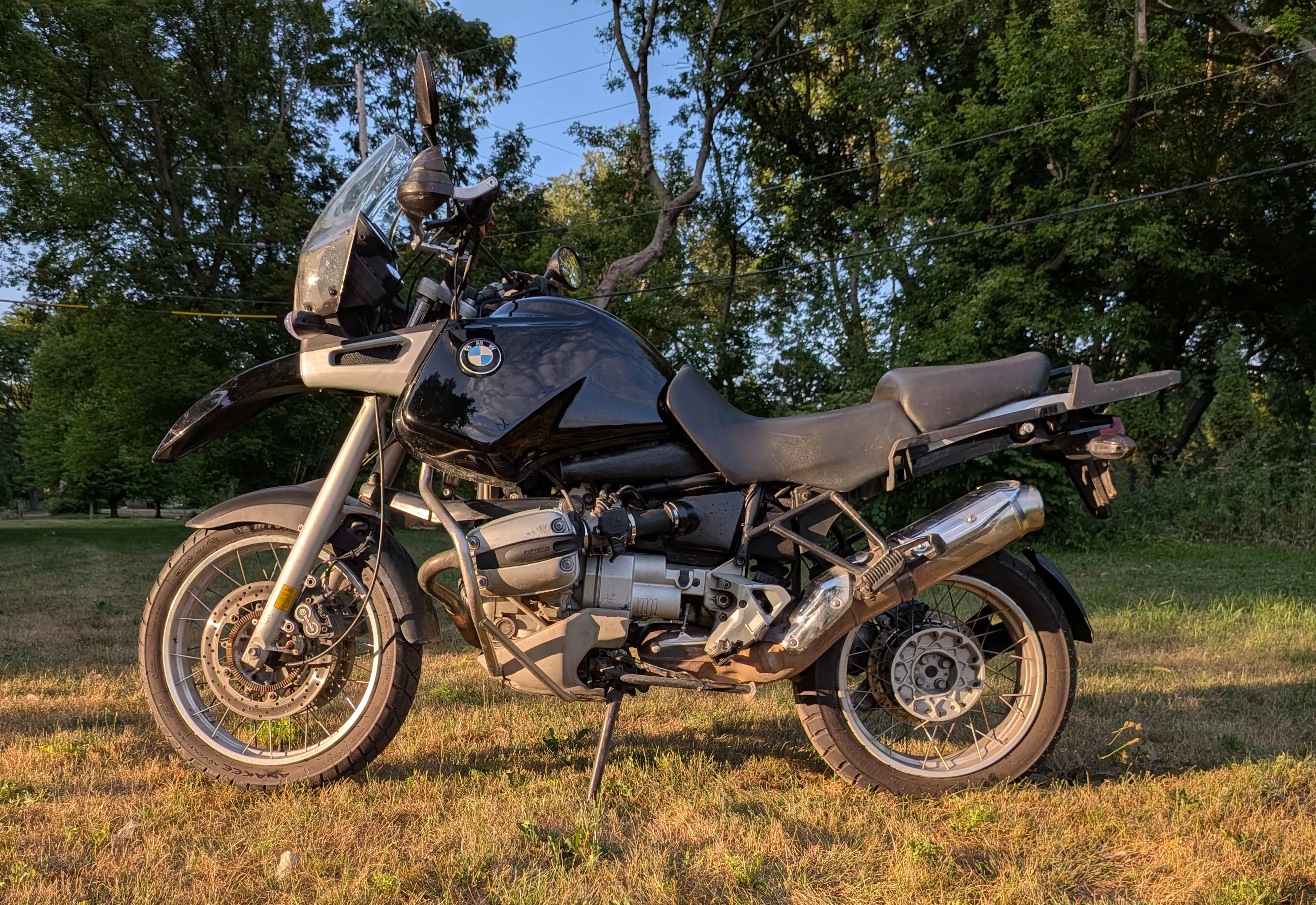 1996 BMW R1100GS left side