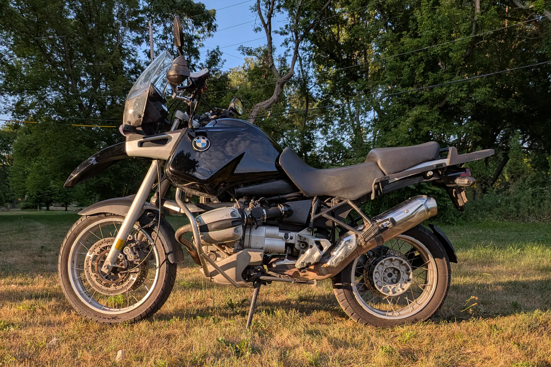 1996 BMW R1100GS left side