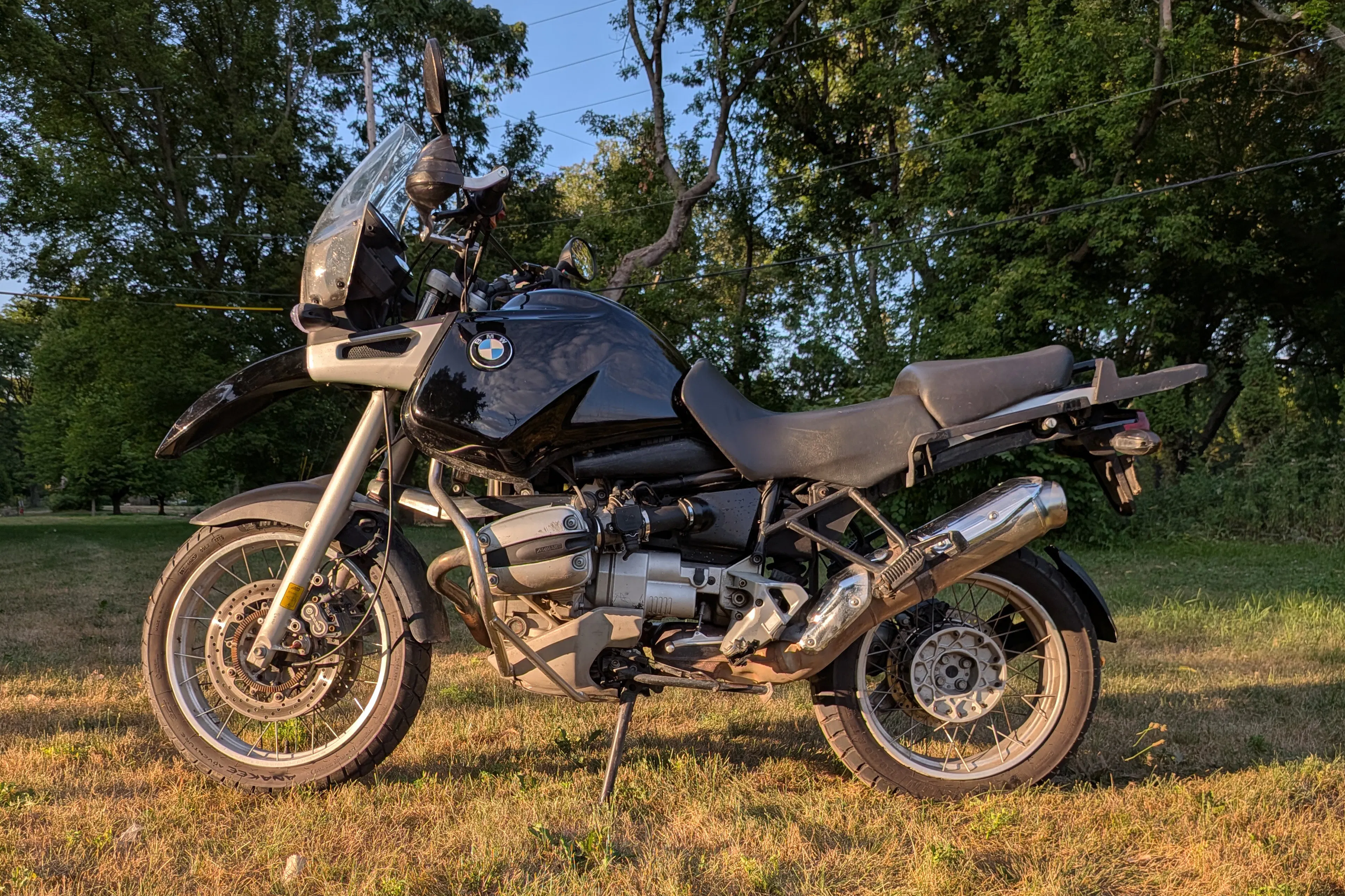 1996 BMW R1100GS left side