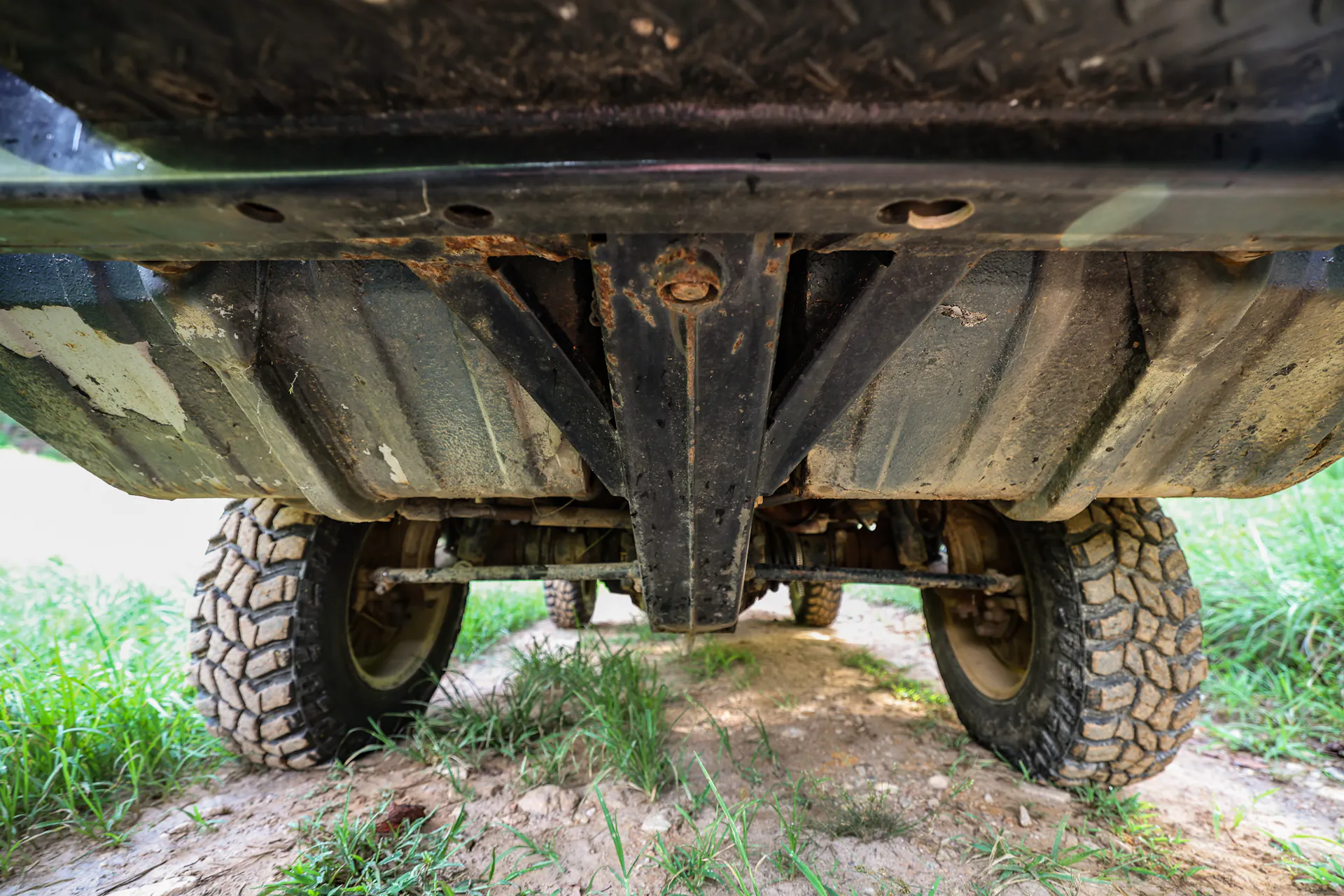 1972 Steyr-Puch Pinzgauer front undercarriage