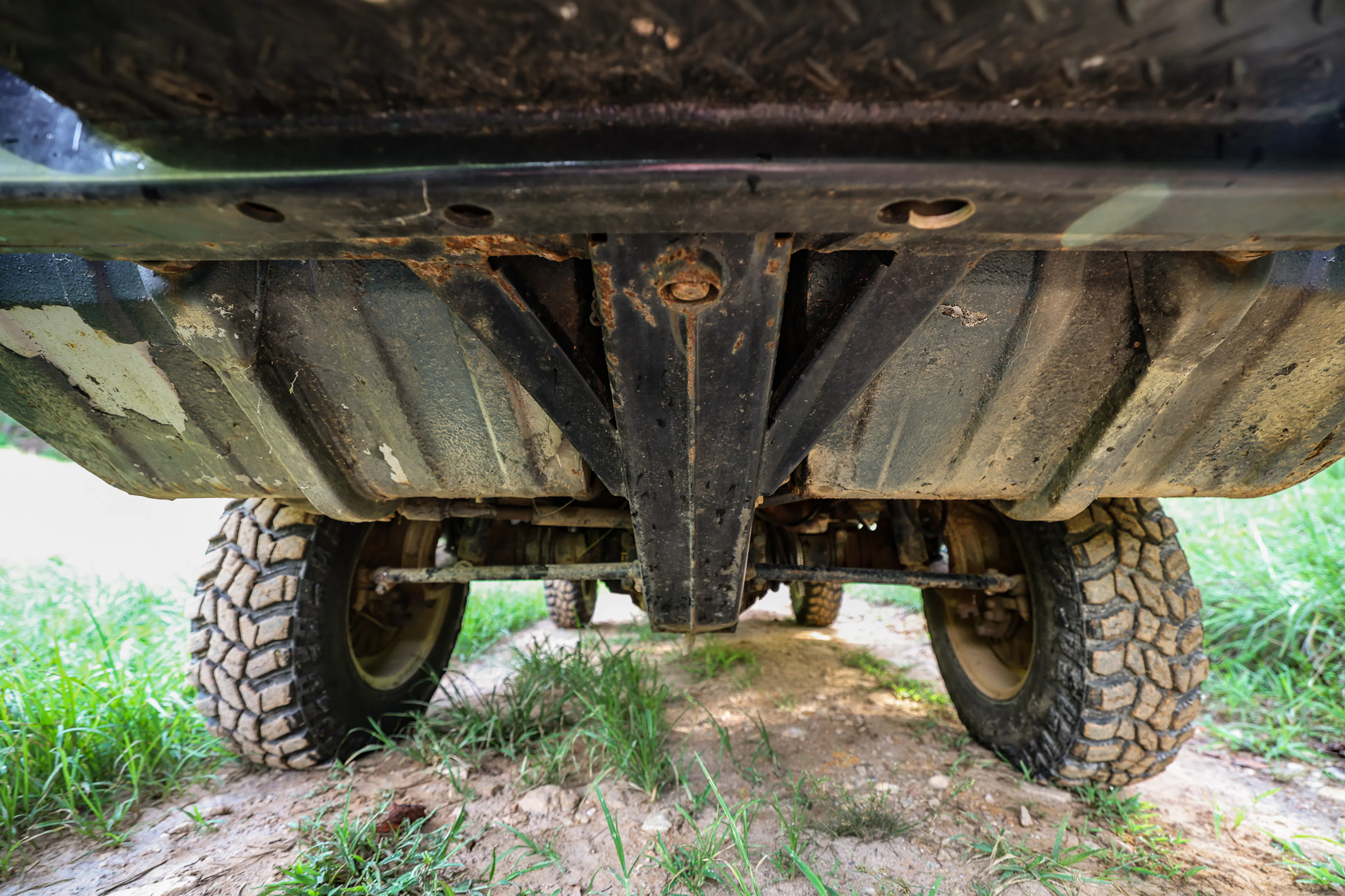 1972 Steyr-Puch Pinzgauer front undercarriage