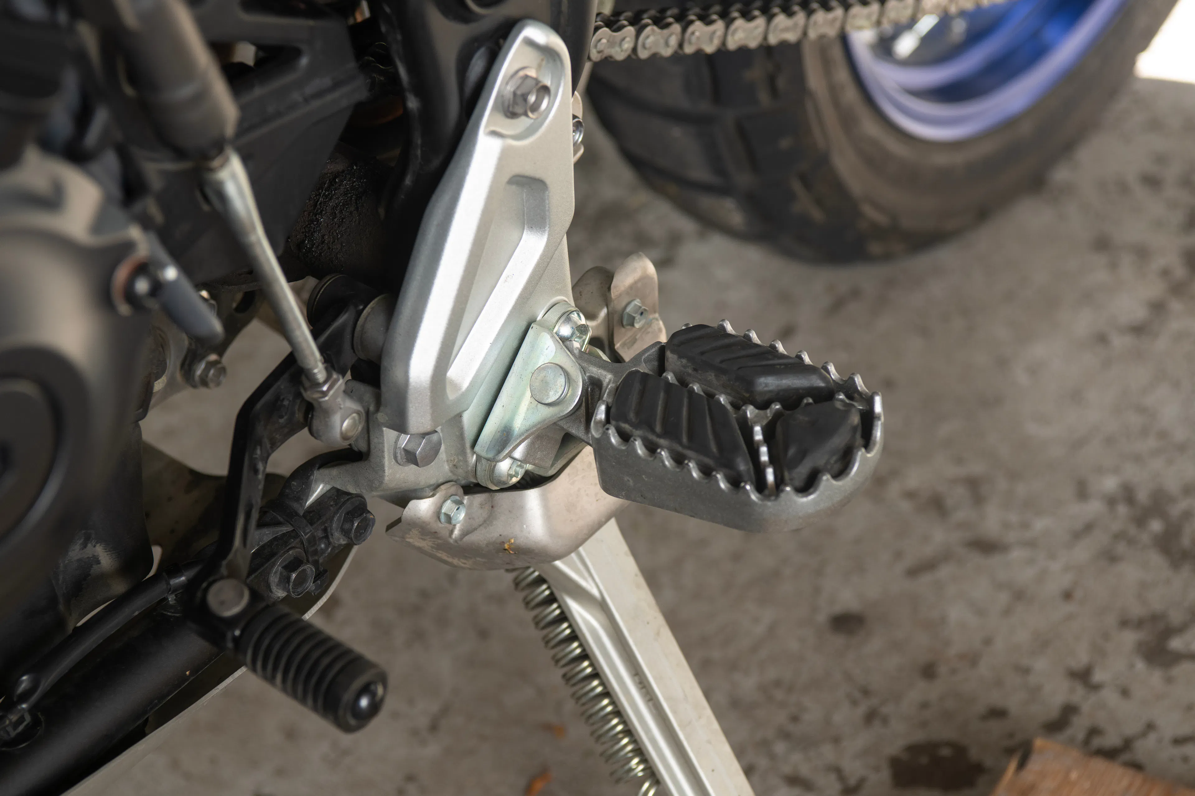2025 Yamaha Tenere 700 footpeg shift side