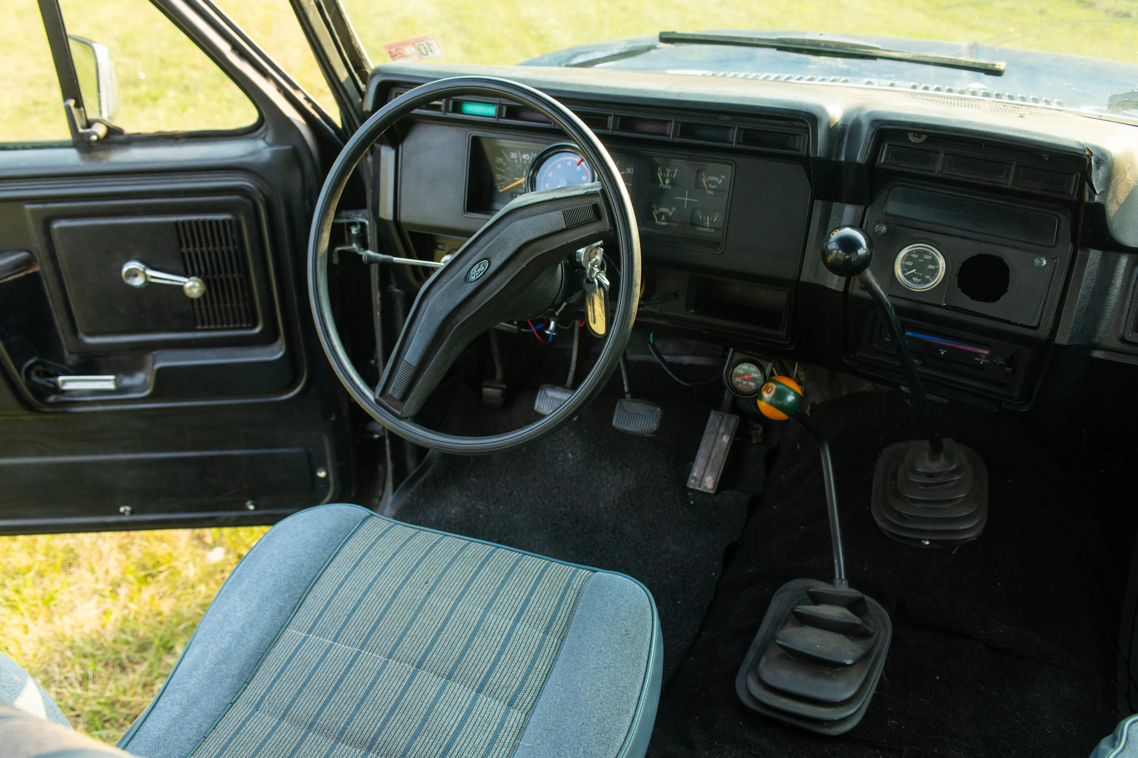 1985 Ford Bronco driver seat