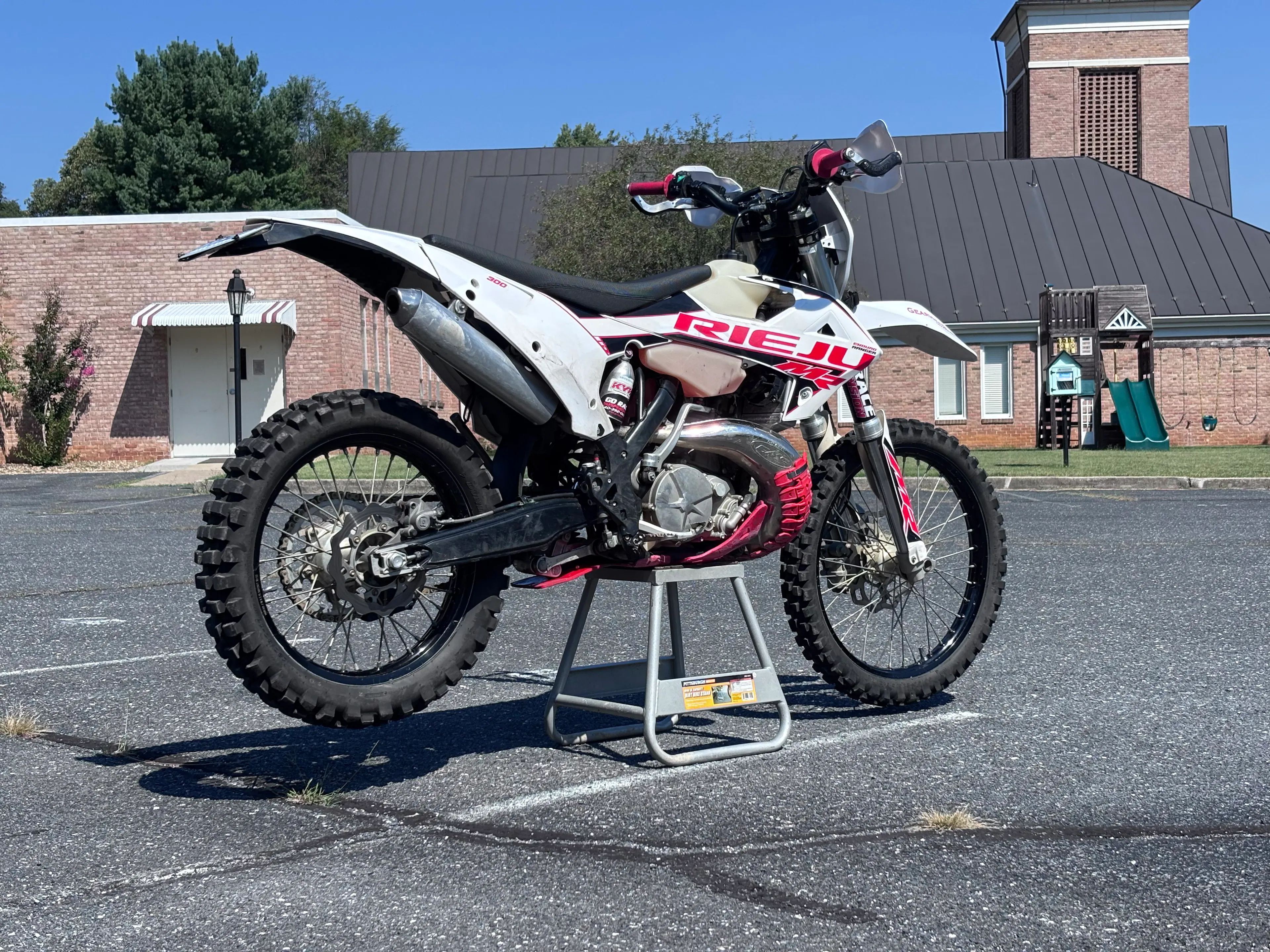 2023 Rieju MR Ranger 300 right rear 3/4