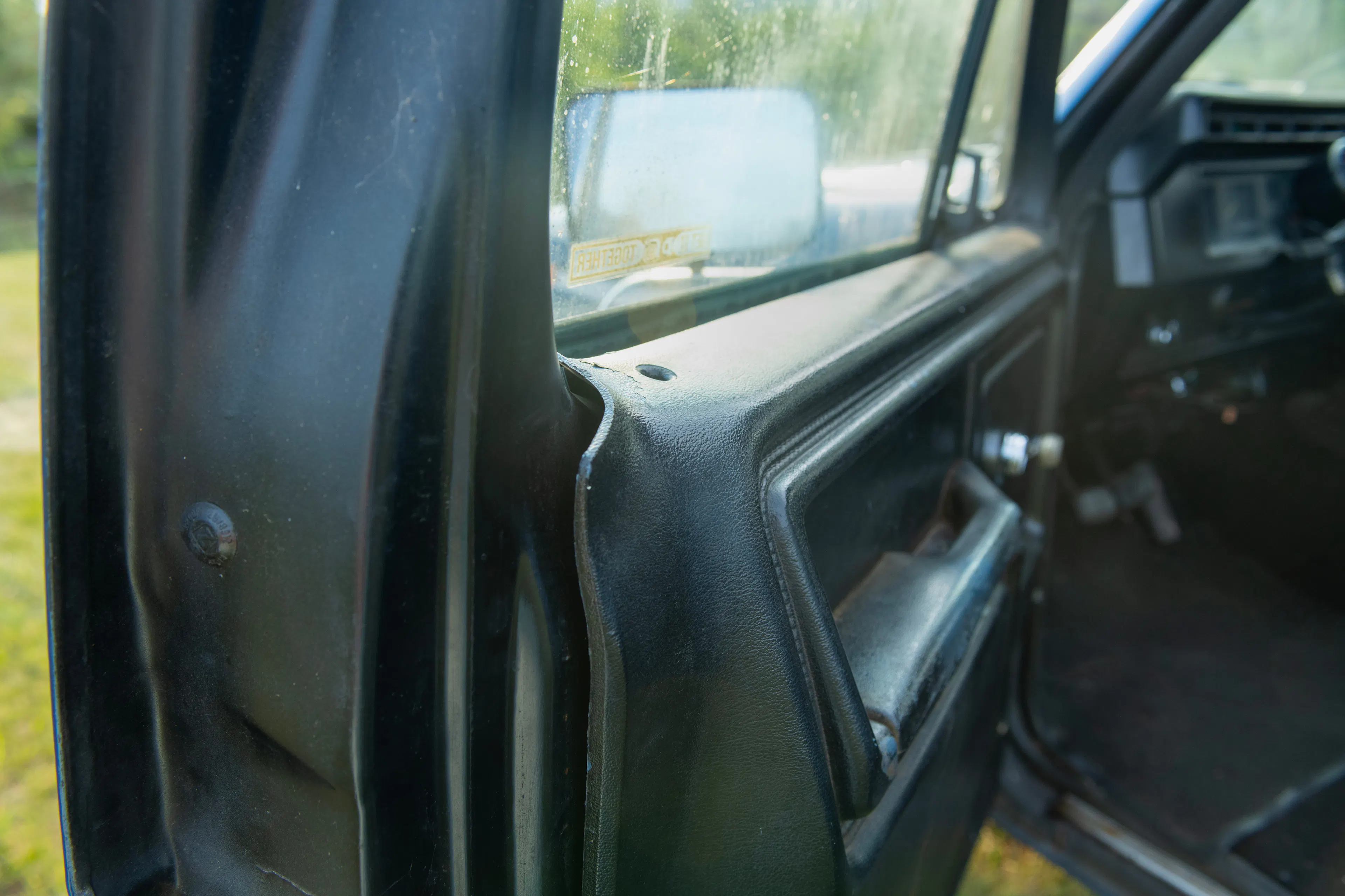 1985 Ford Bronco door sill 