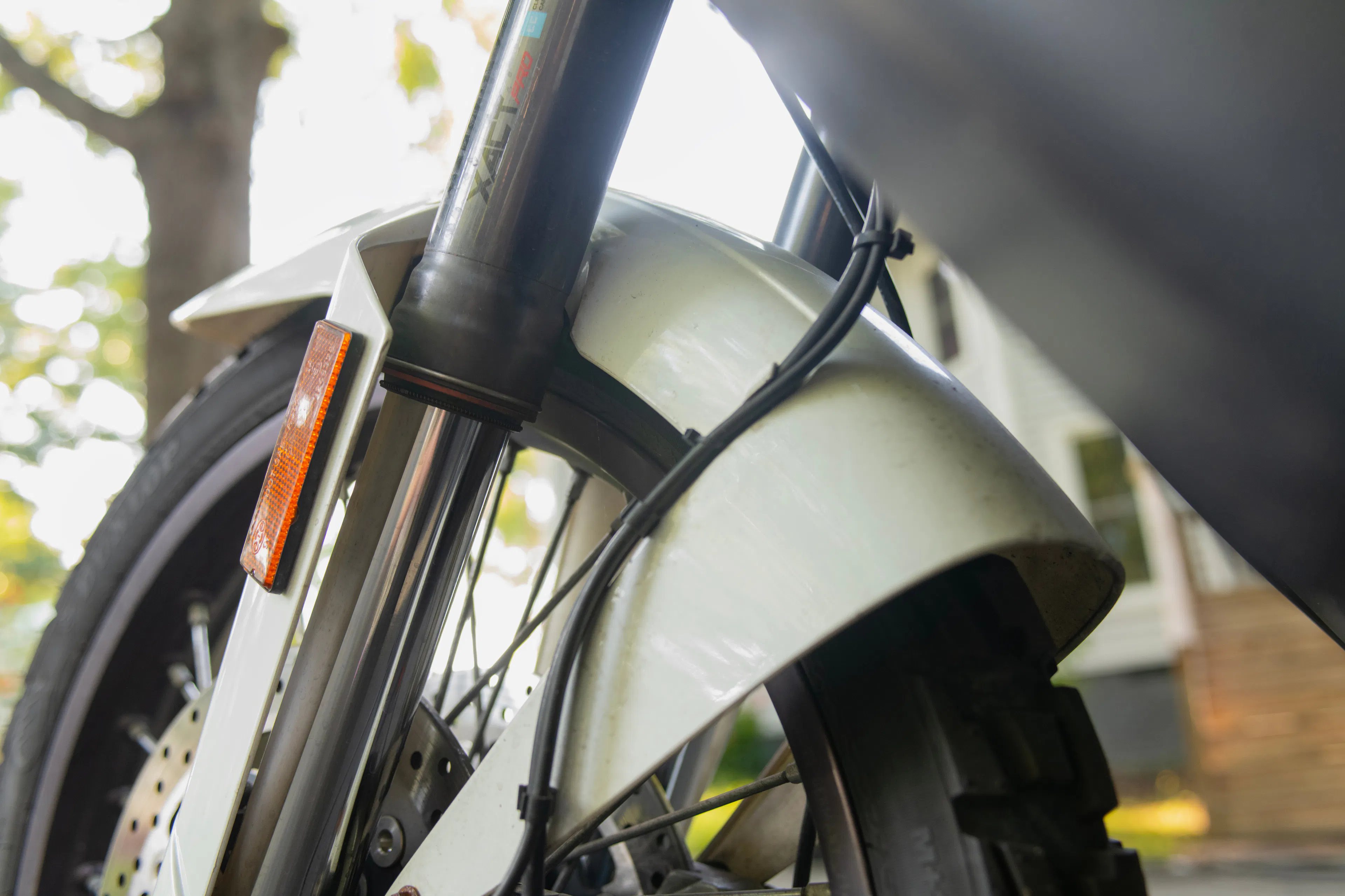 2010 KTM 990 Adventure left fork seal