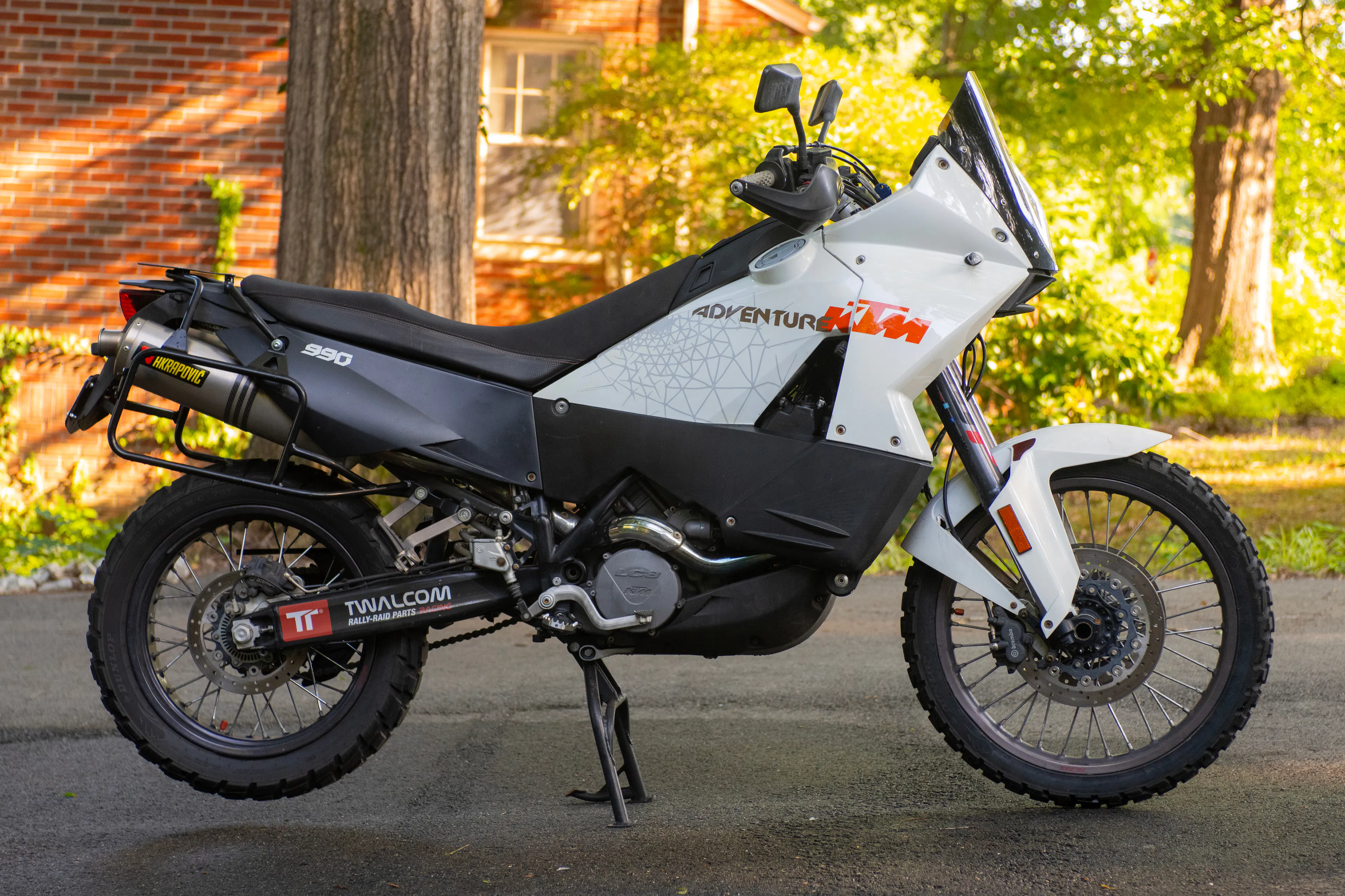 2010 KTM 990 Adventure right side