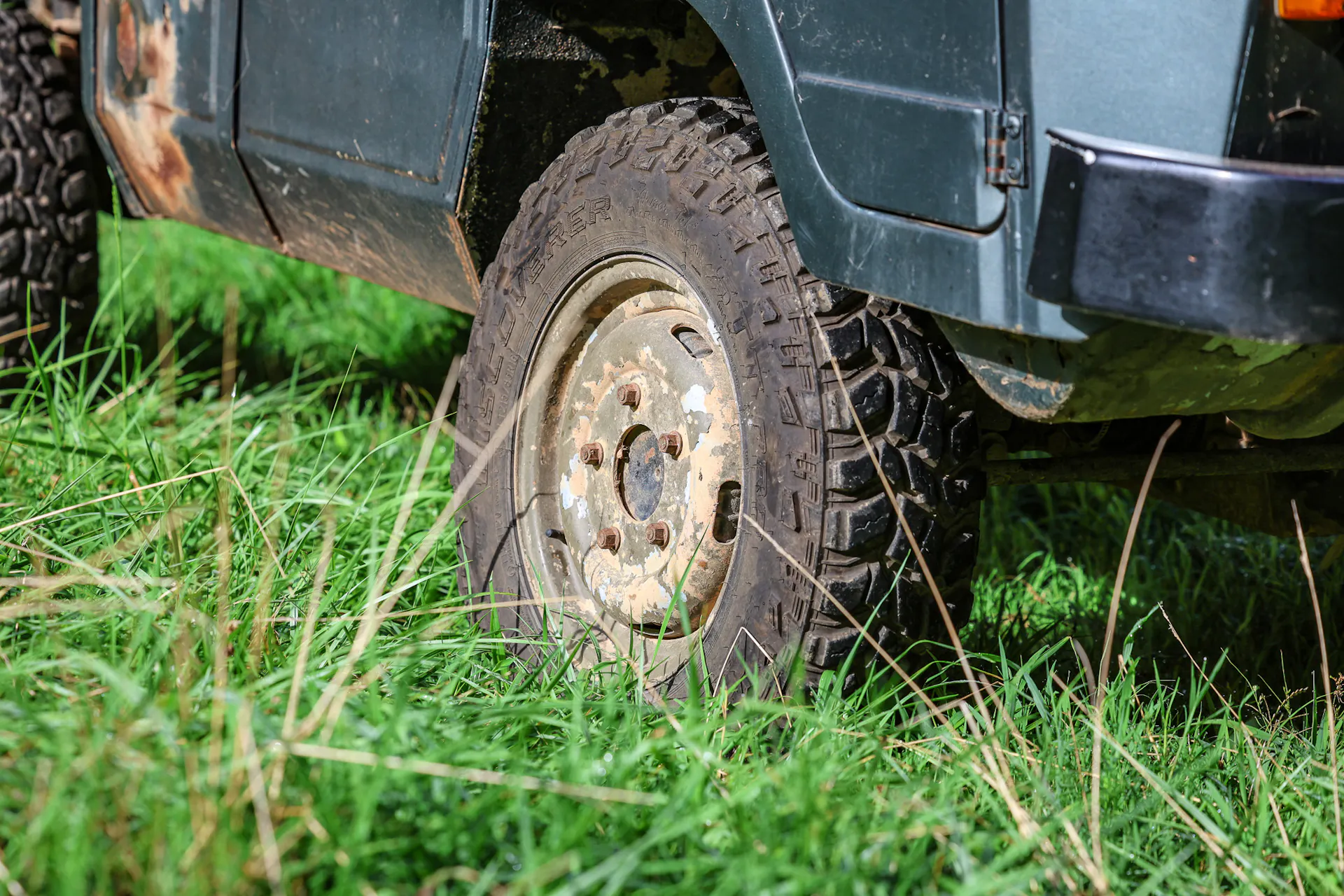 1972 Steyr-Puch Pinzgauer passenger front tire