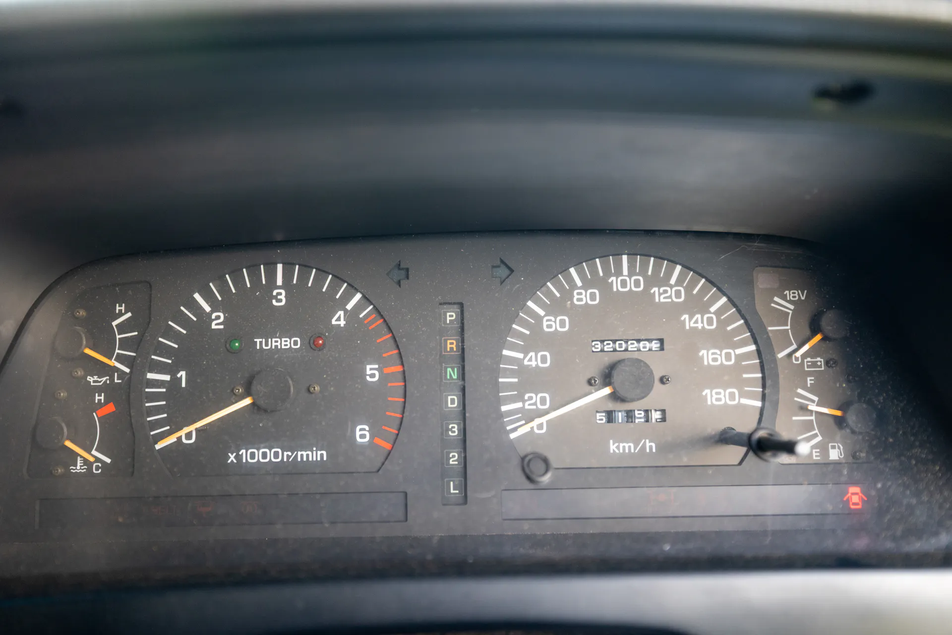 1990 Toyota Land Cruiser VX Limited odometer