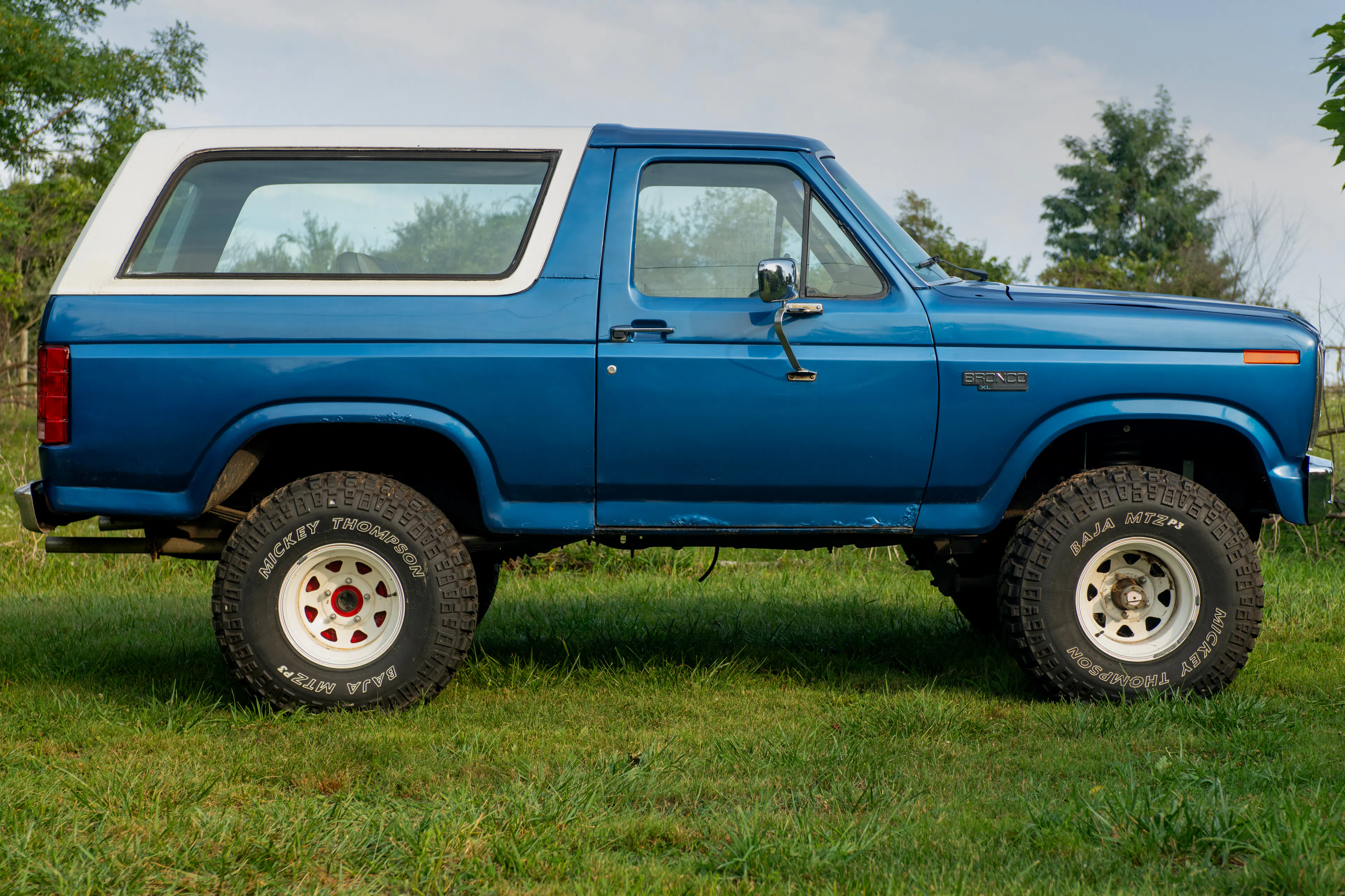 1985 Ford Bronco passenger side
