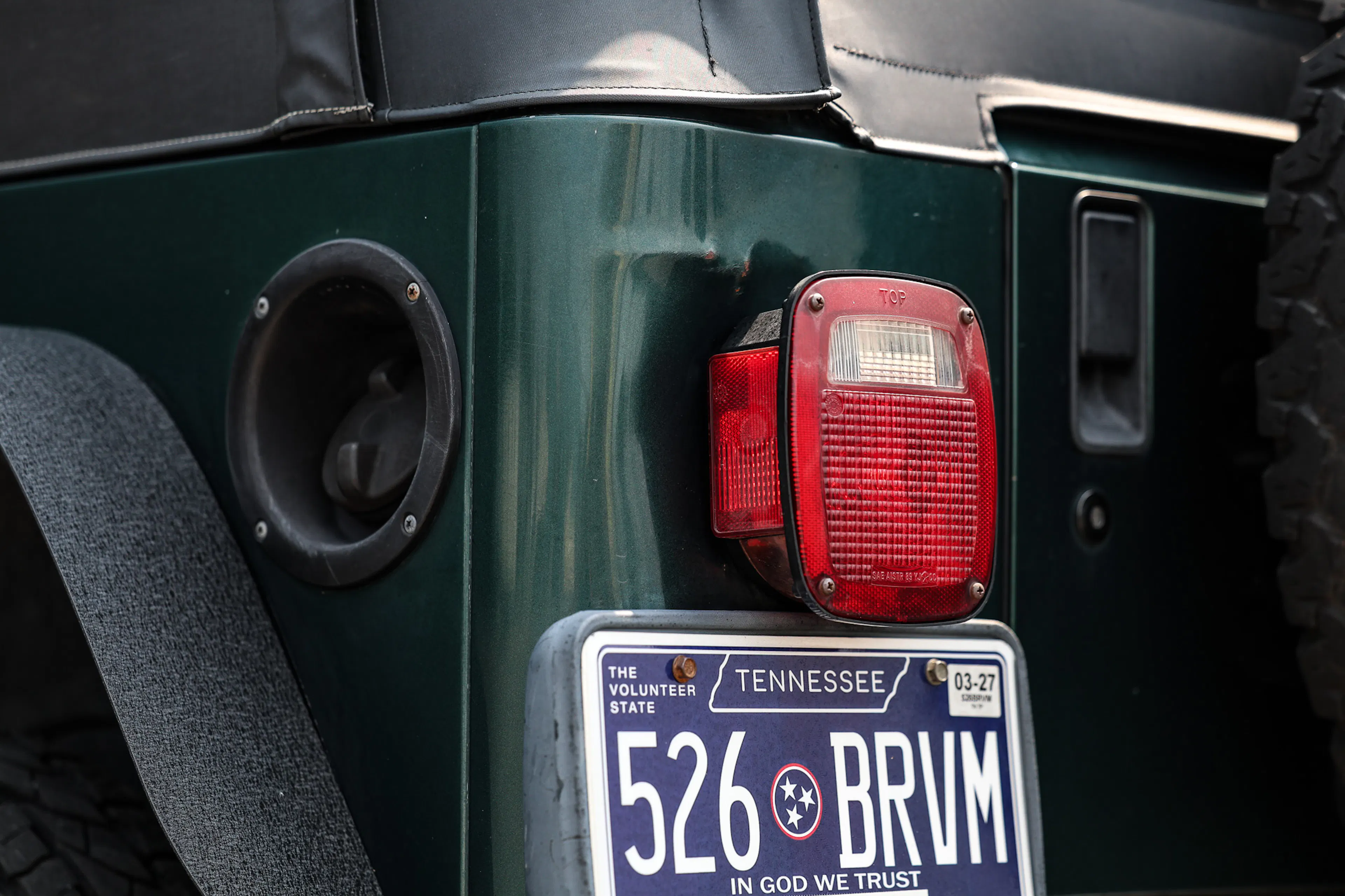 1999 Jeep Wrangler Sport driver taillight