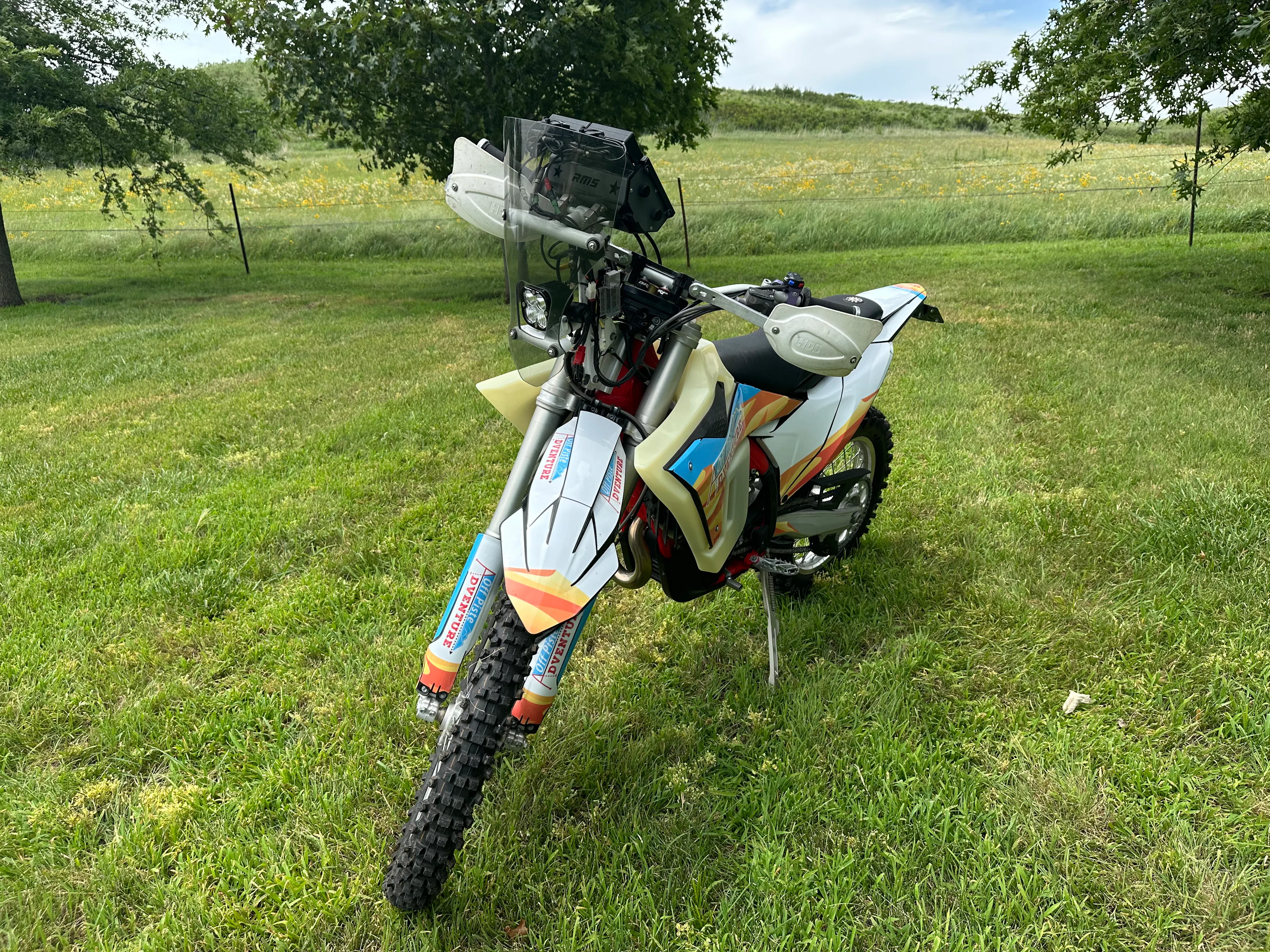 2024 Gas Gas ES500F Off-Piste Adventures left side front 3/4 steep