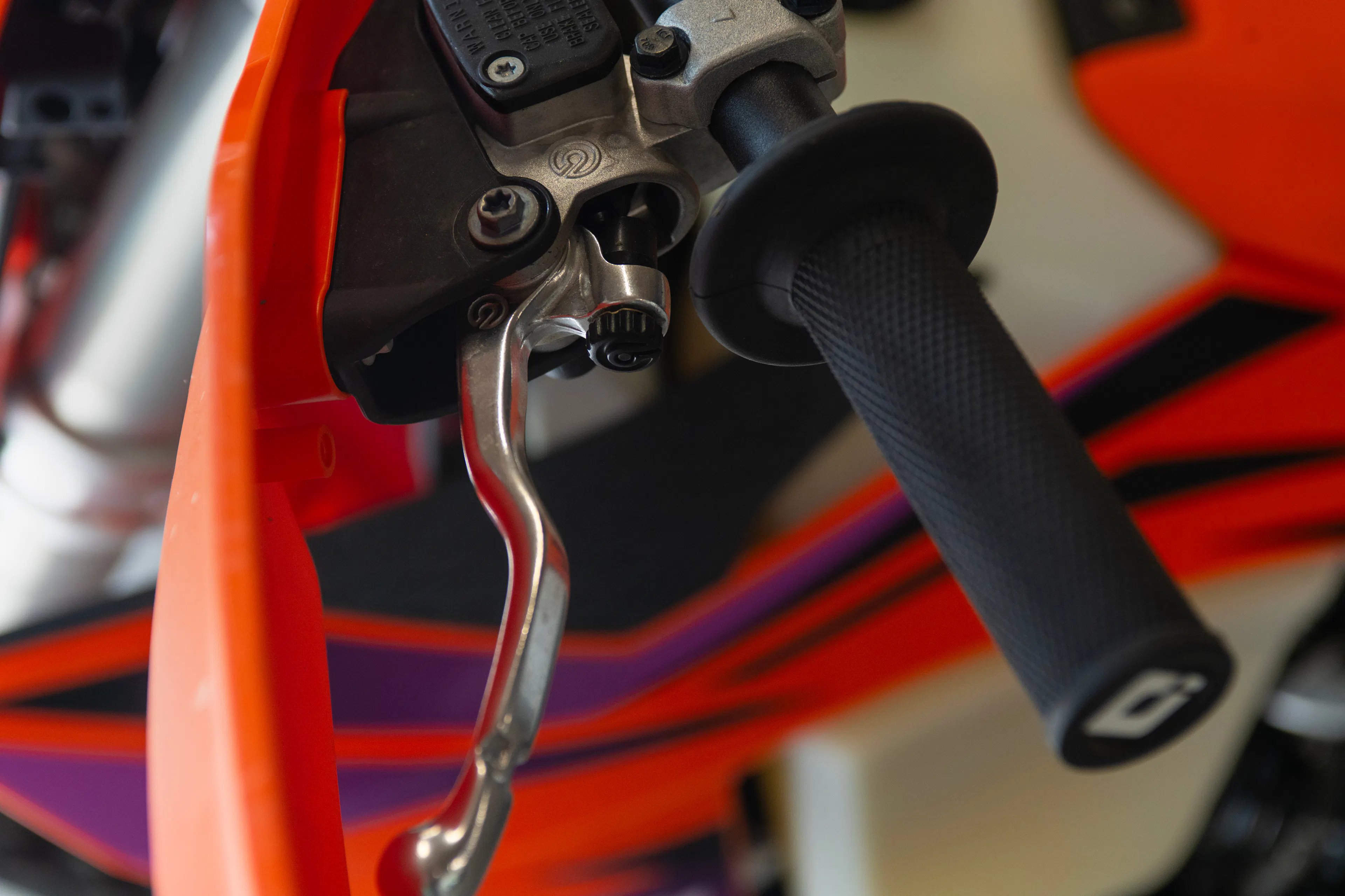 2024 KTM 350 XW-F left grip/clutch 