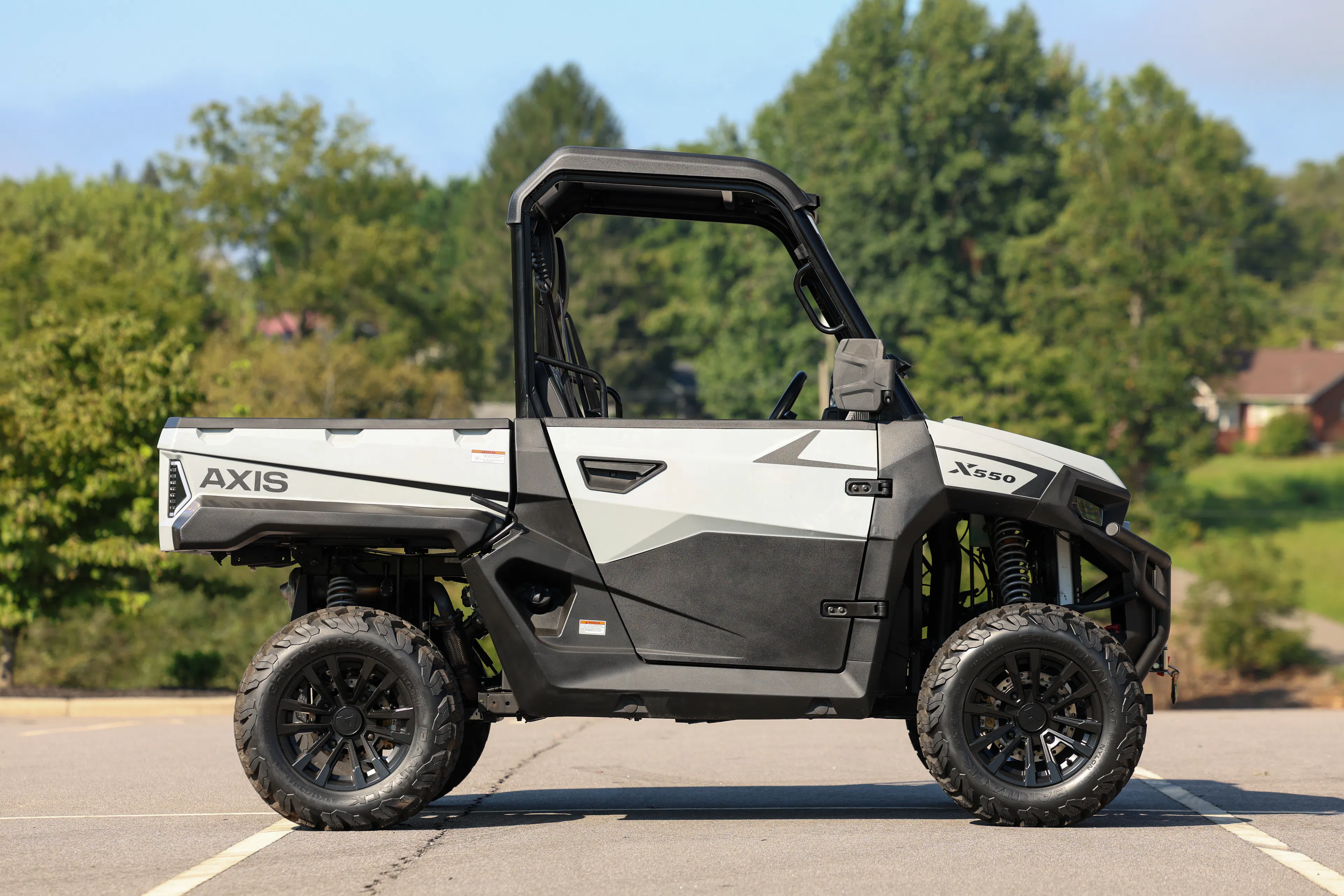 2024 Axis 550 passenger side