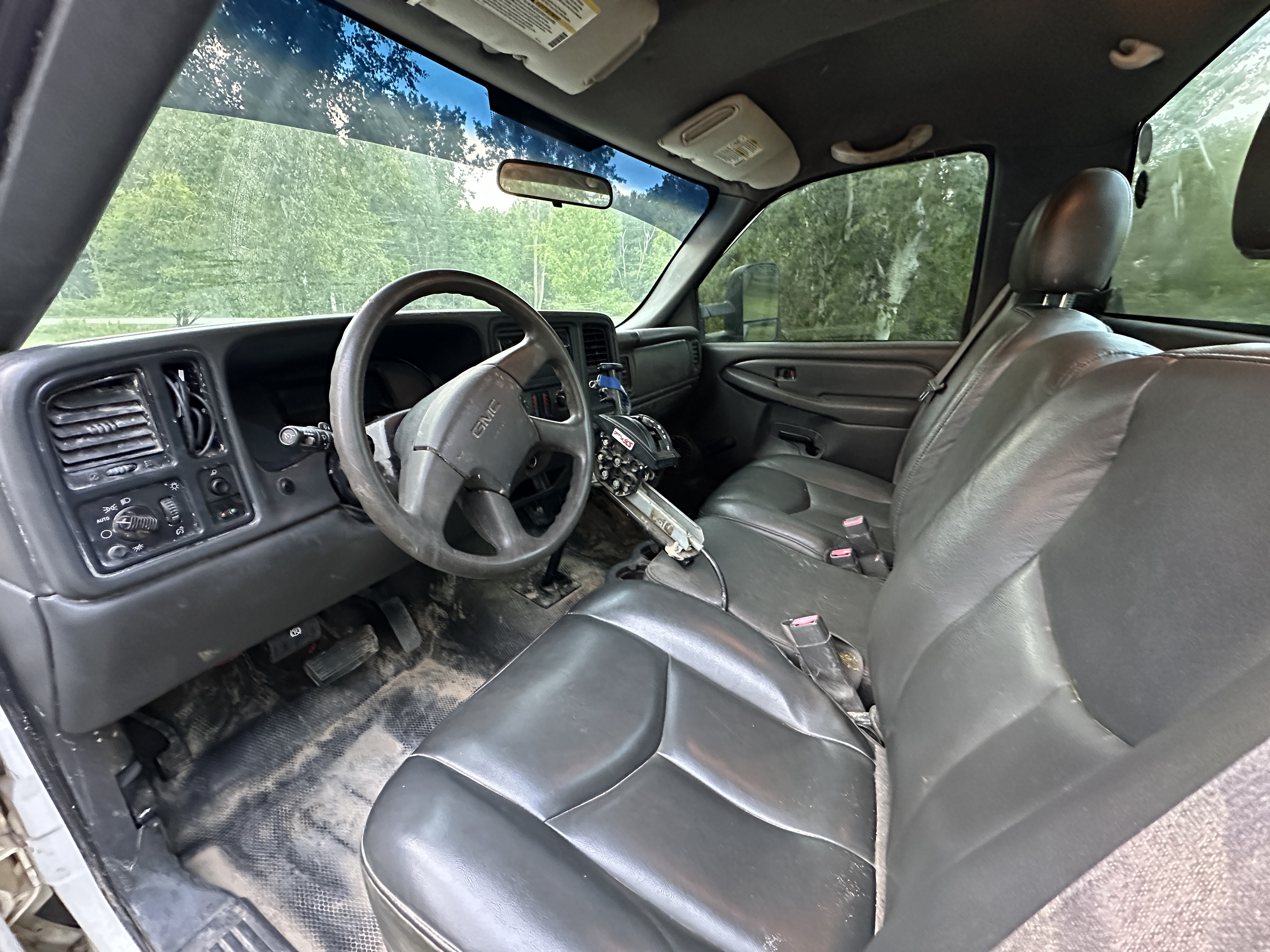 2004 GMC Sierra SXS Blog driver side interior 2