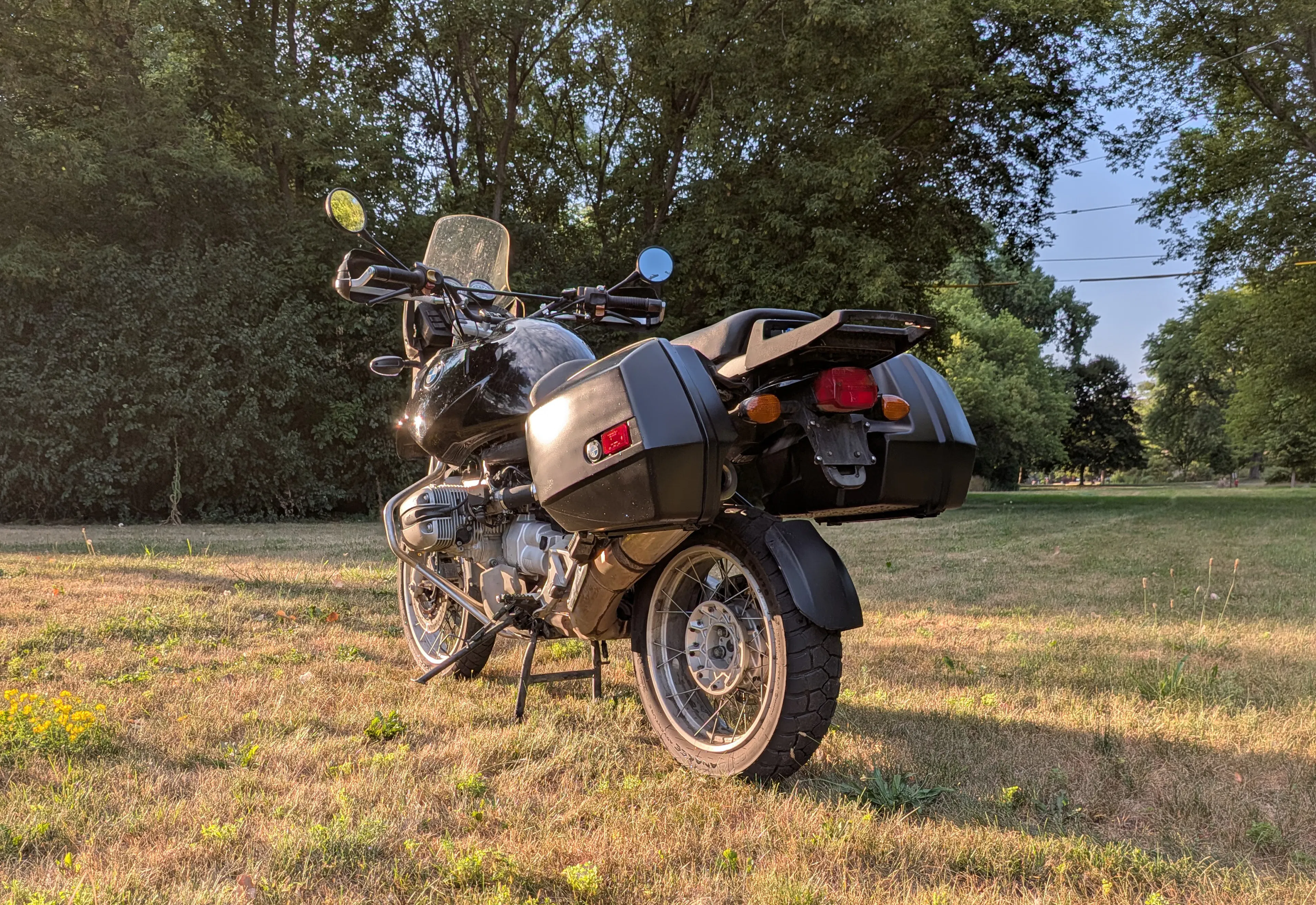 1996 BMW R1100GS left rear 3/4