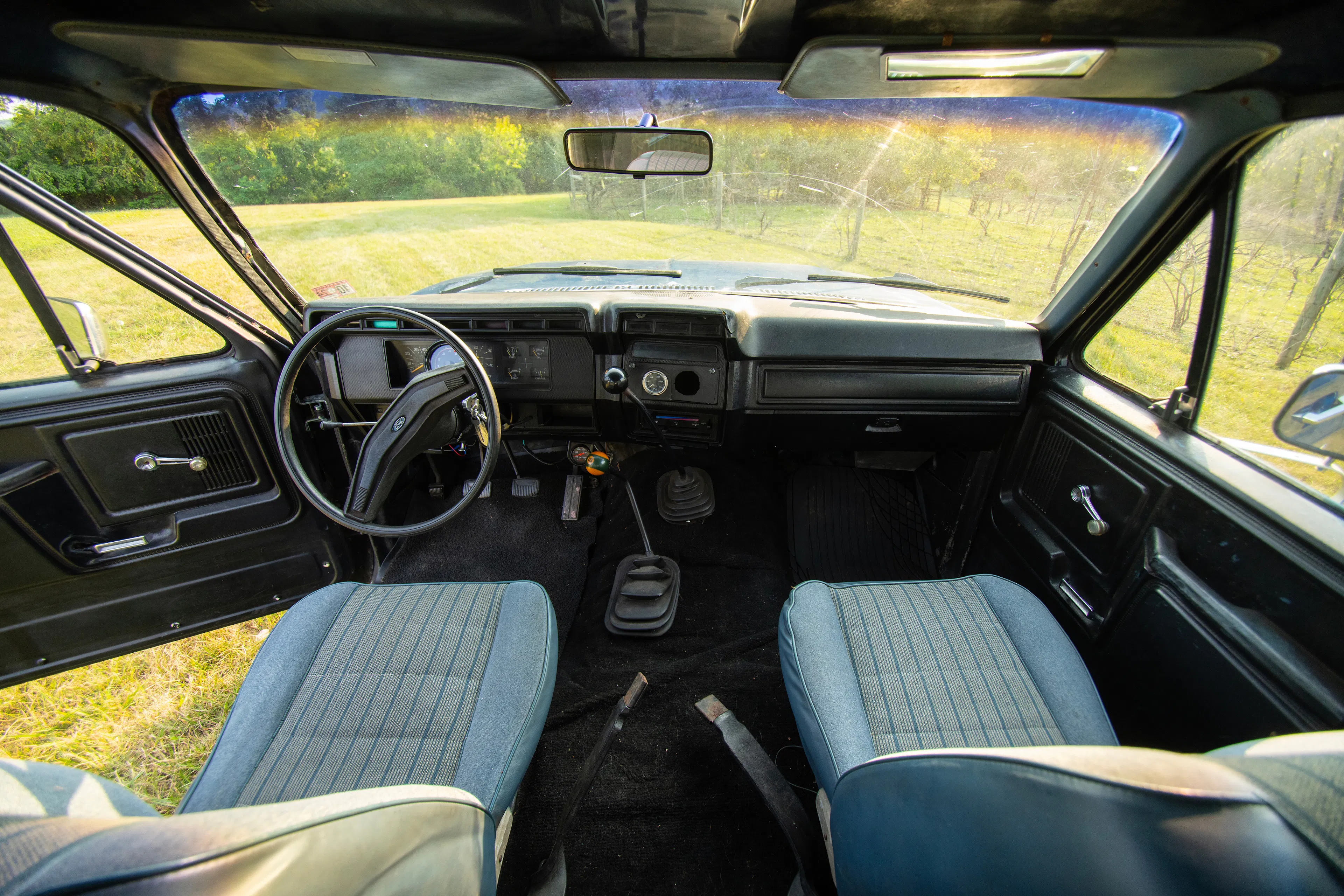 1985 Ford Bronco front seats