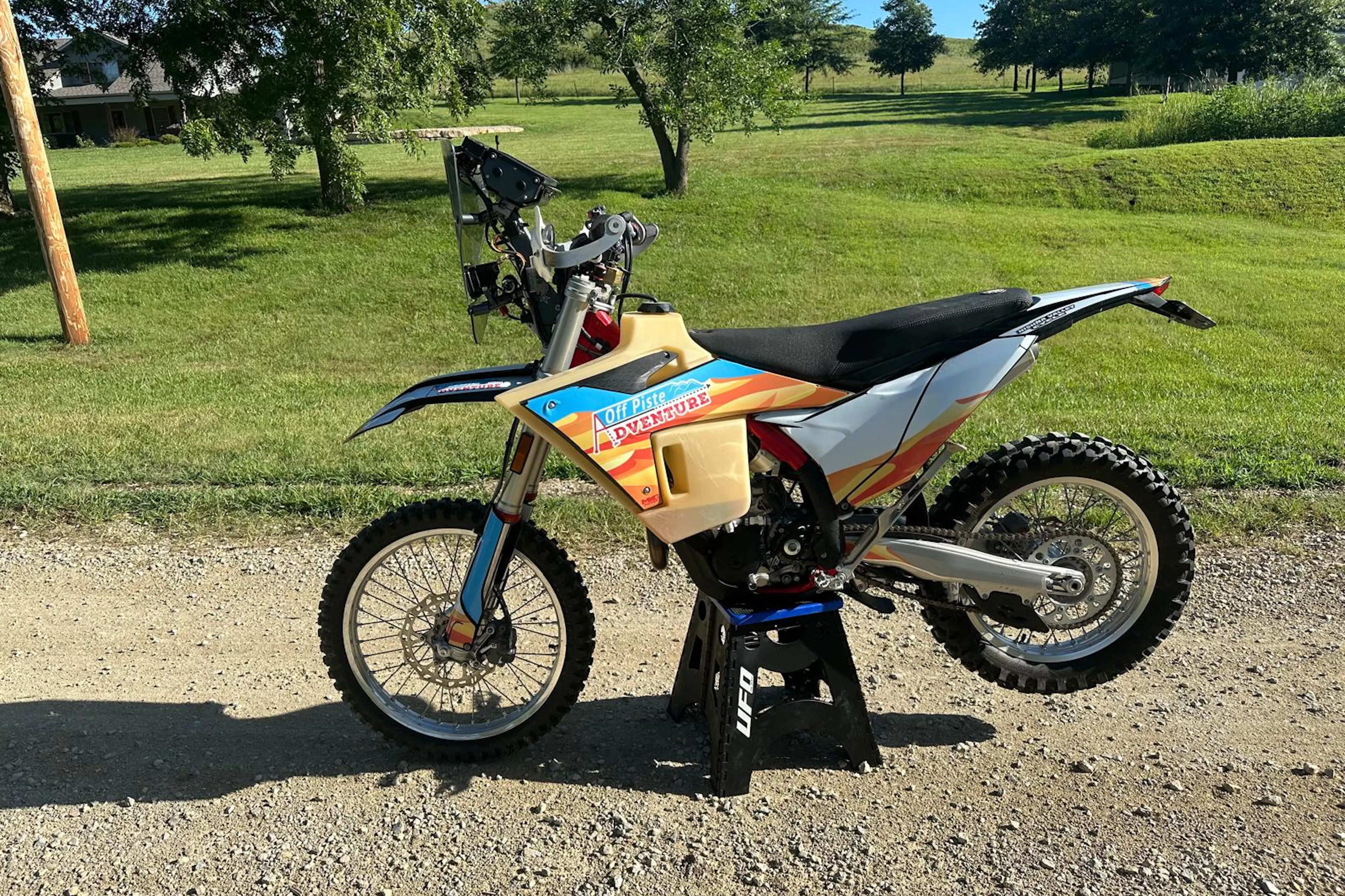 2024 GasGas ES500F left side