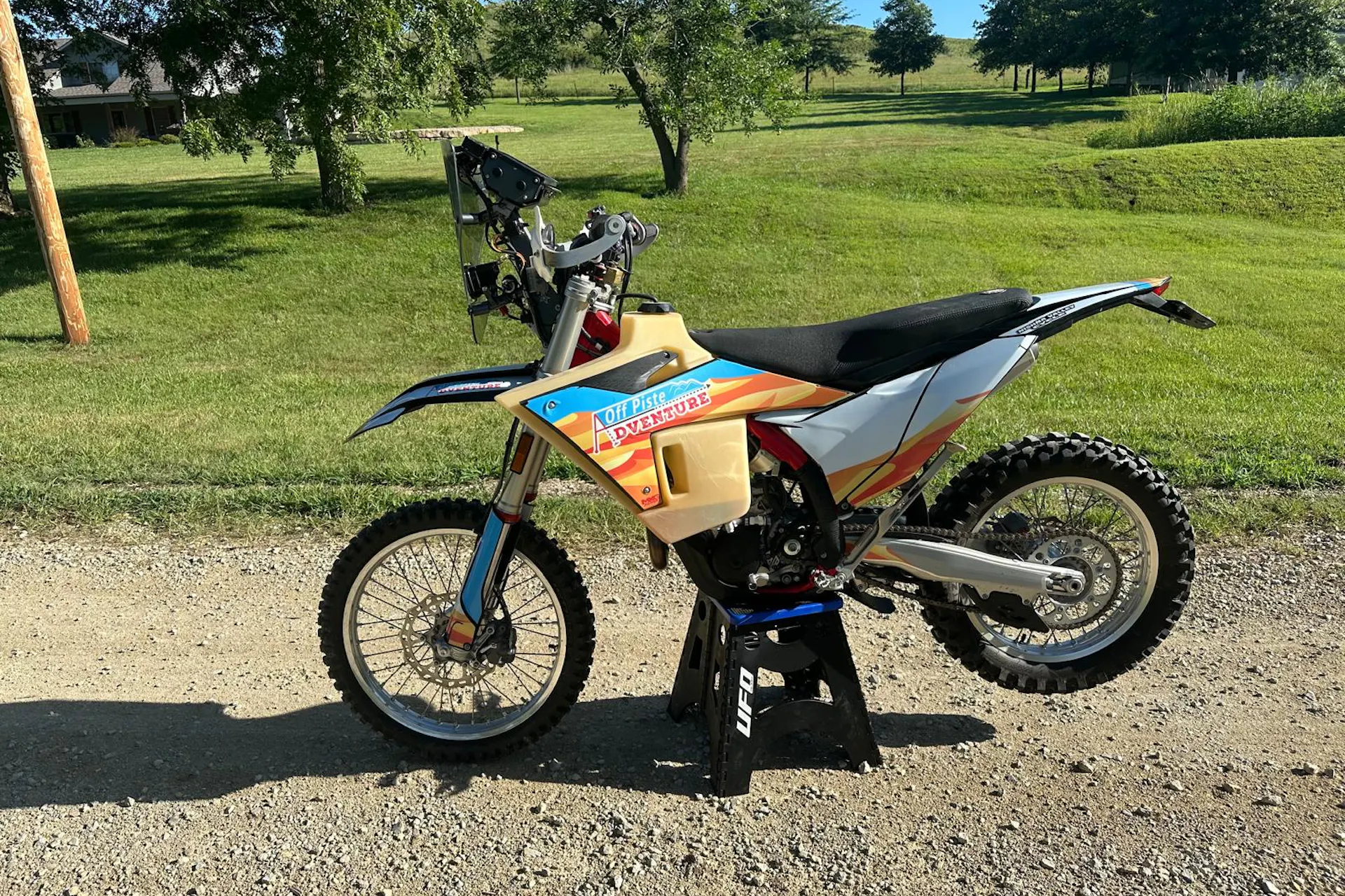 2024 GasGas ES500F left side