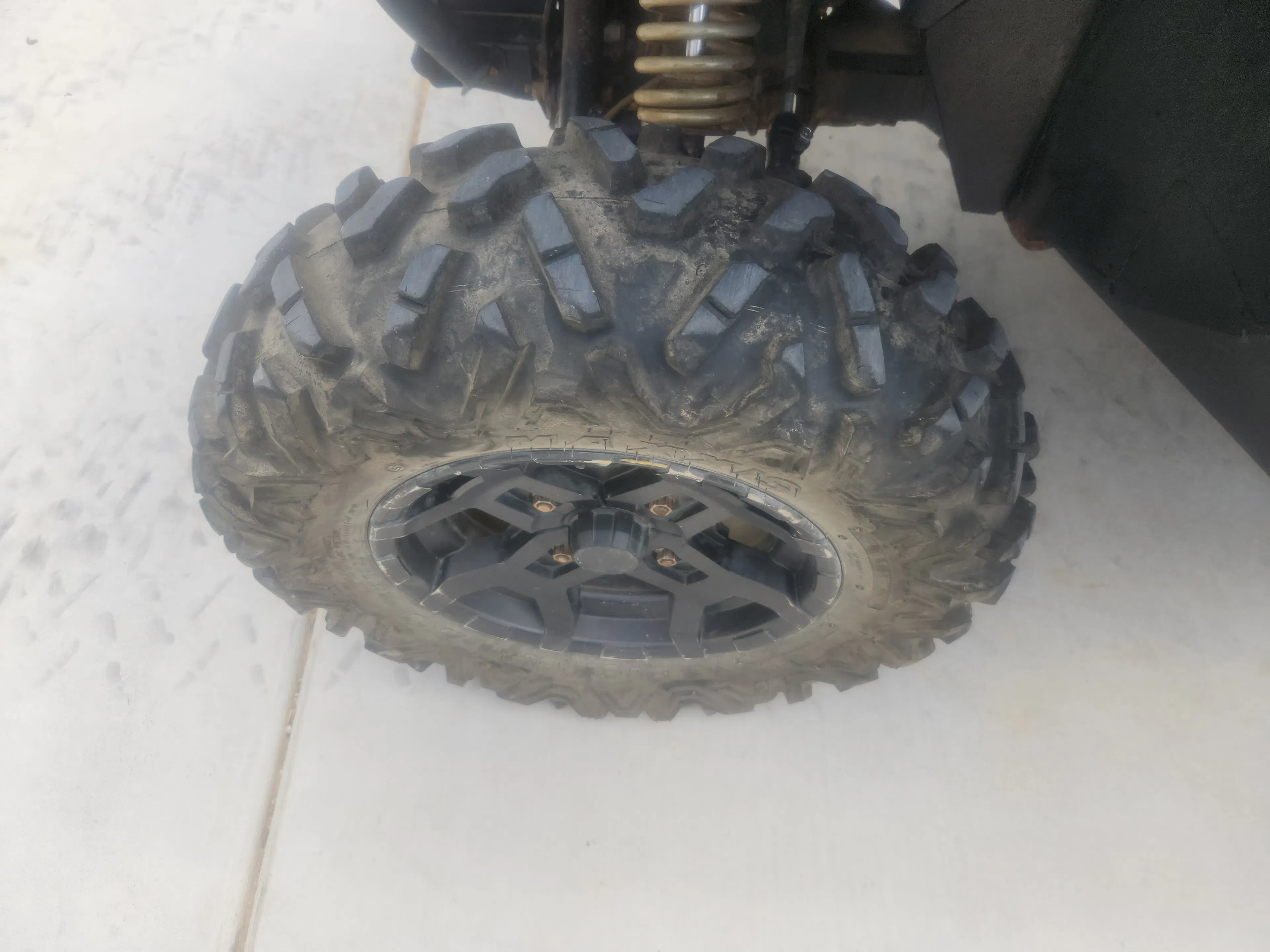 2021 Kawasaki Teryx4 driver front tire