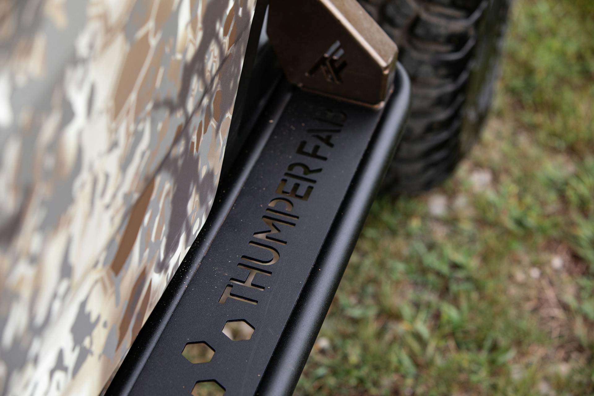 2022 Defender Max Lone Star Cab step