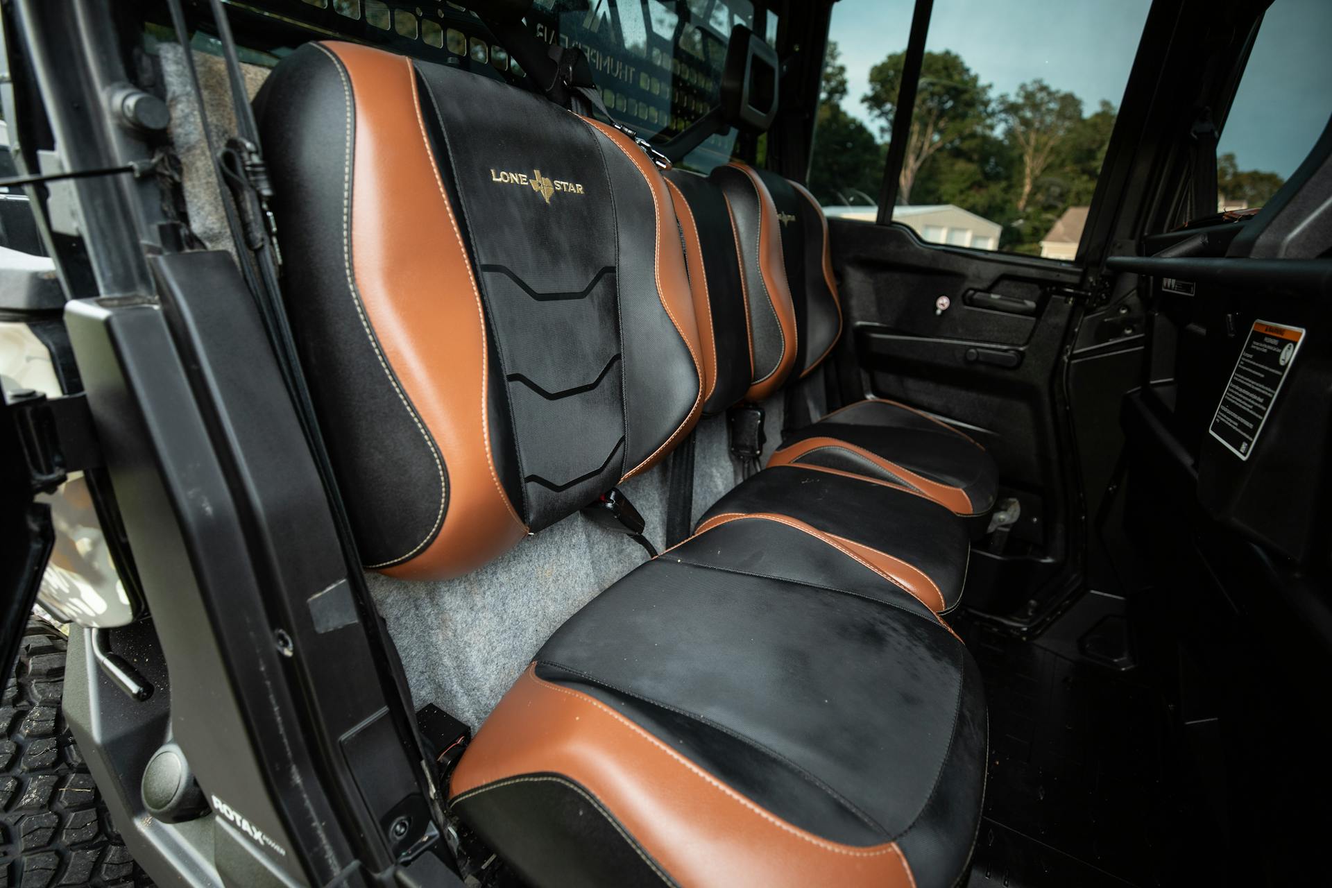 2022 Defender Max Lone Star Cab passenger seat close