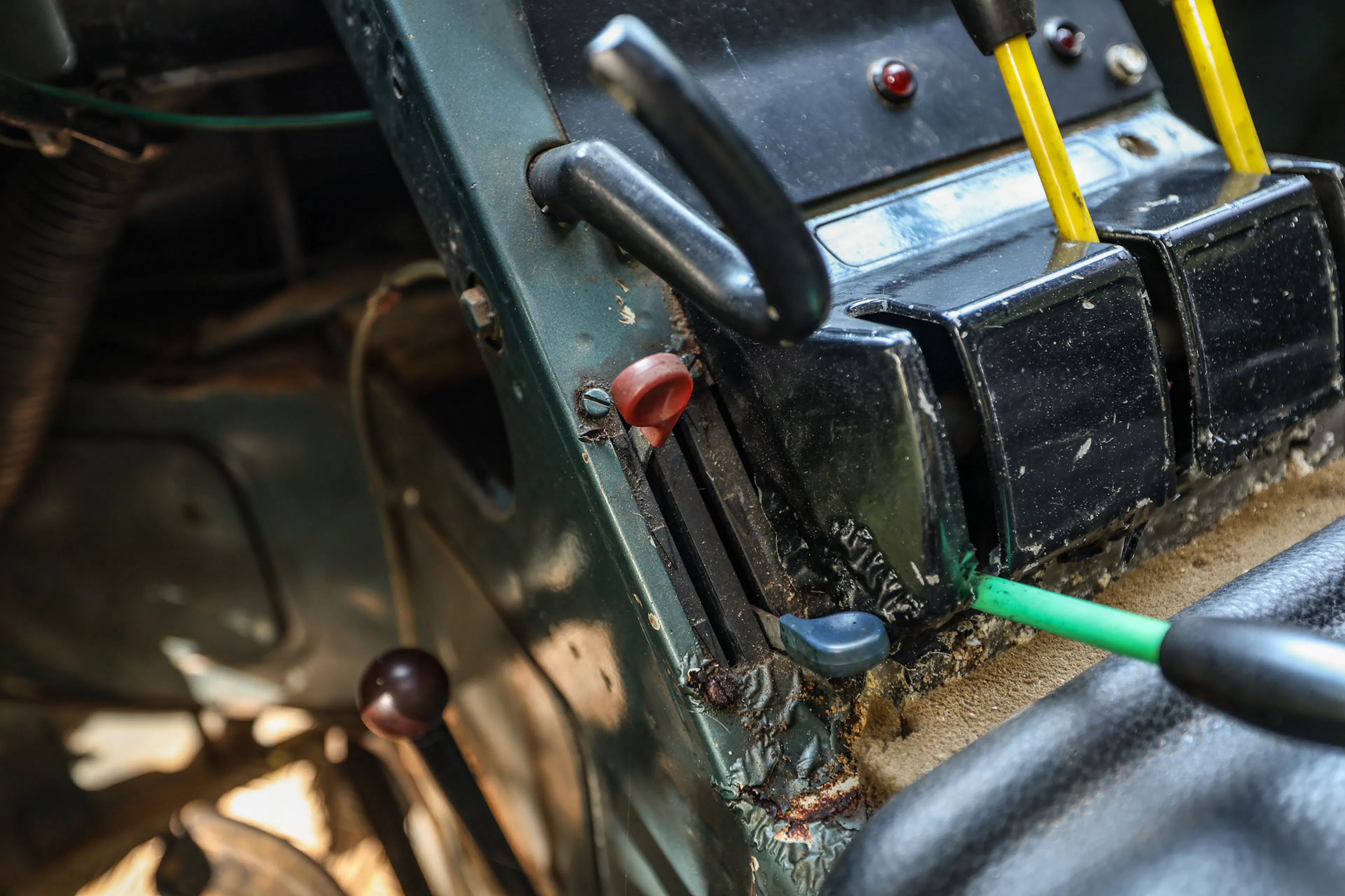 1972 Steyr-Puch Pinzgauer center stack 2