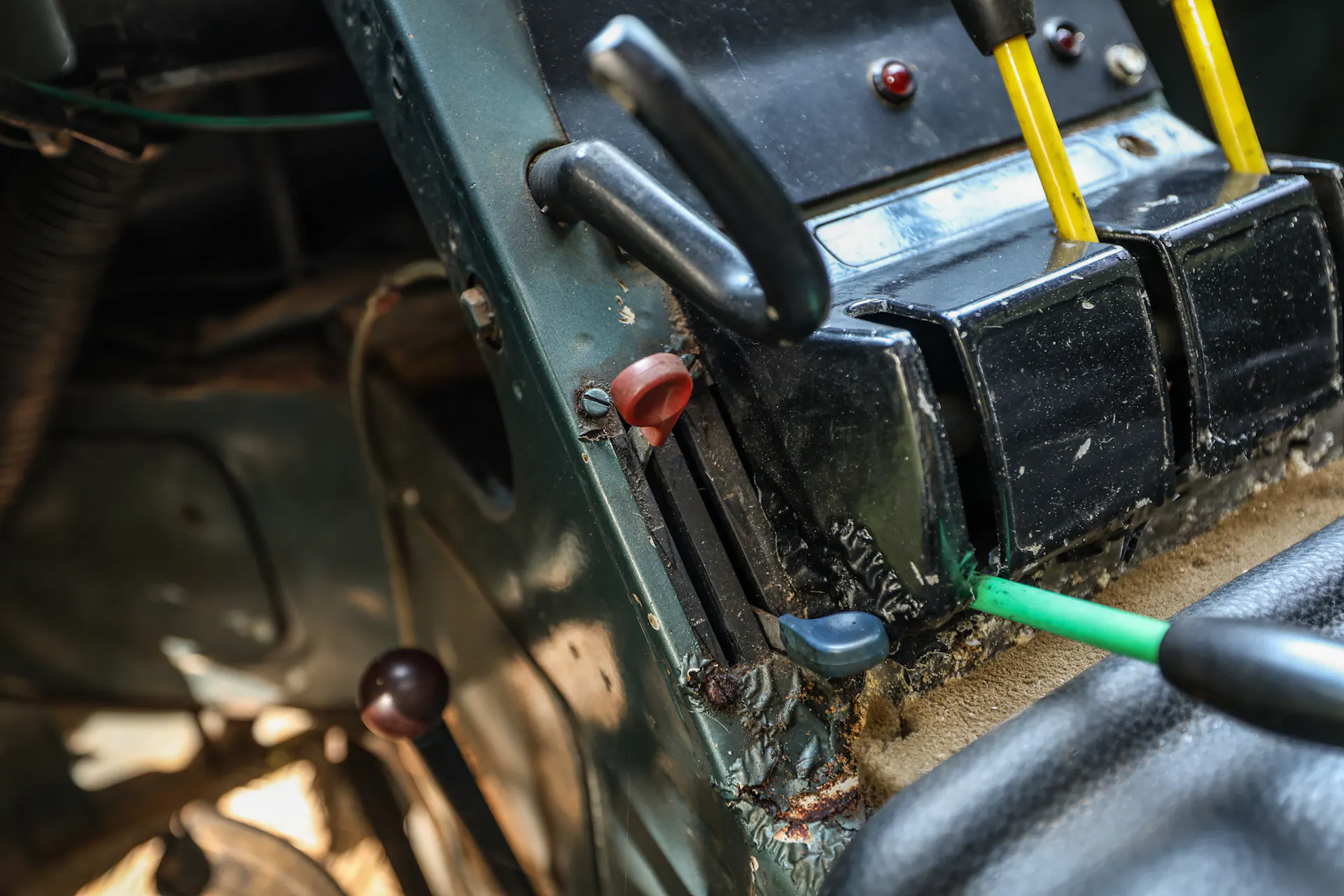 1972 Steyr-Puch Pinzgauer center stack 2