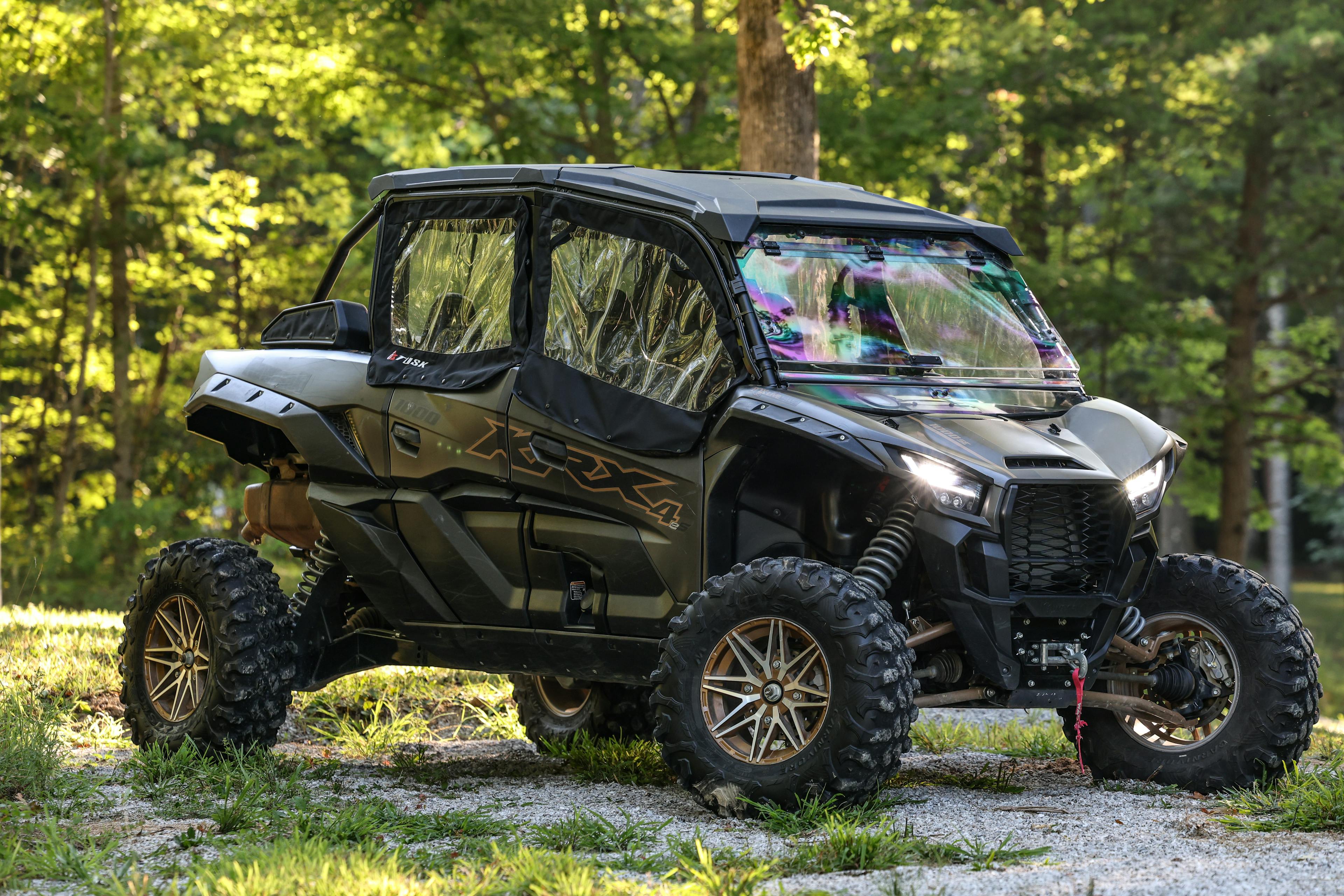 2024 Kawasaki Teryx KRX4 1000 SE eS front 3/4
