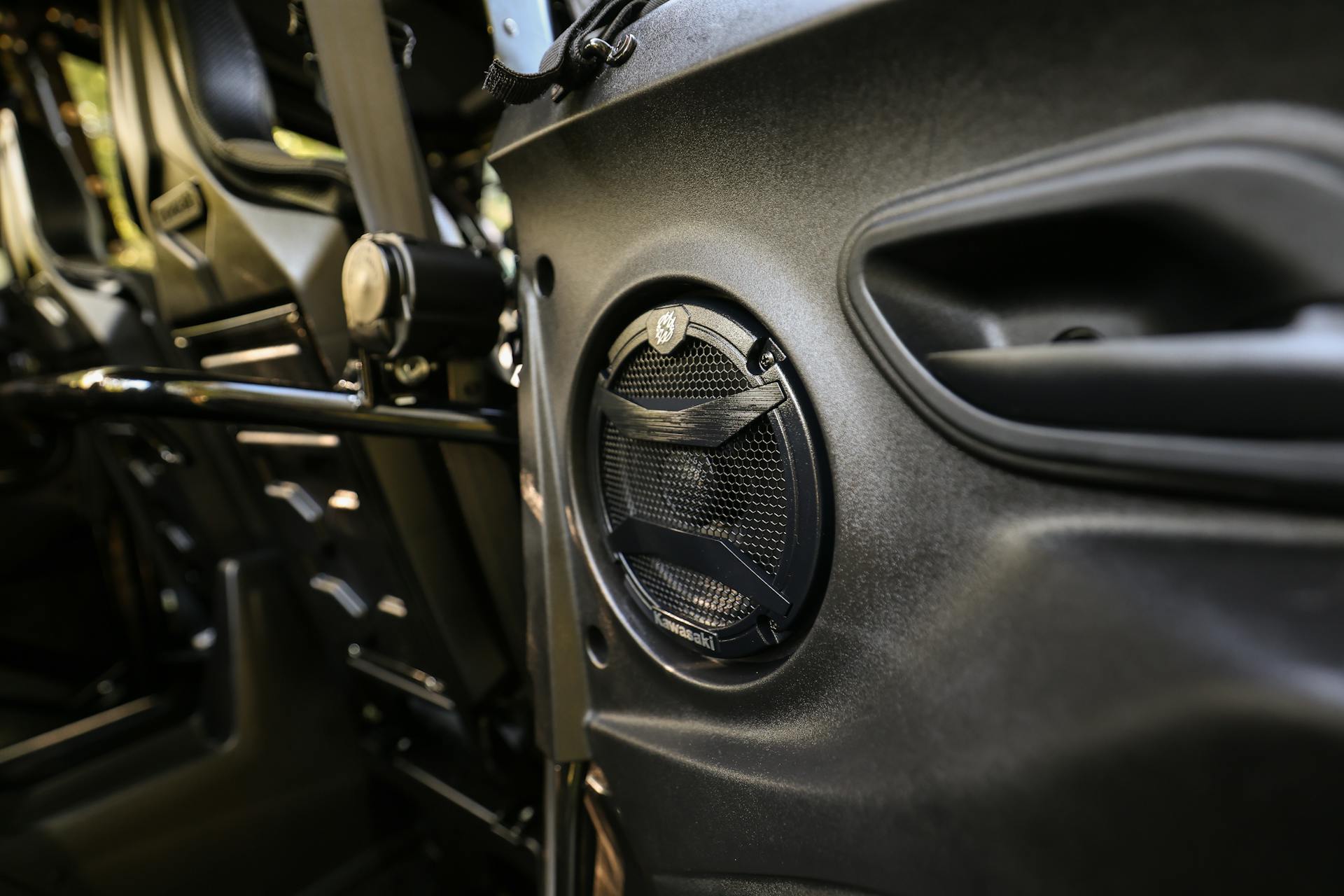 2024 Kawasaki Teryx KRX4 1000 SE eS speaker.