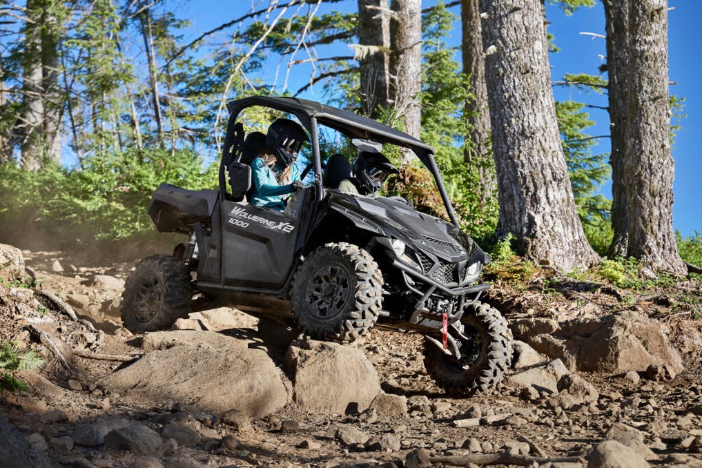 2025 yamaha wolverine x2 1000 crawling over large rocks.