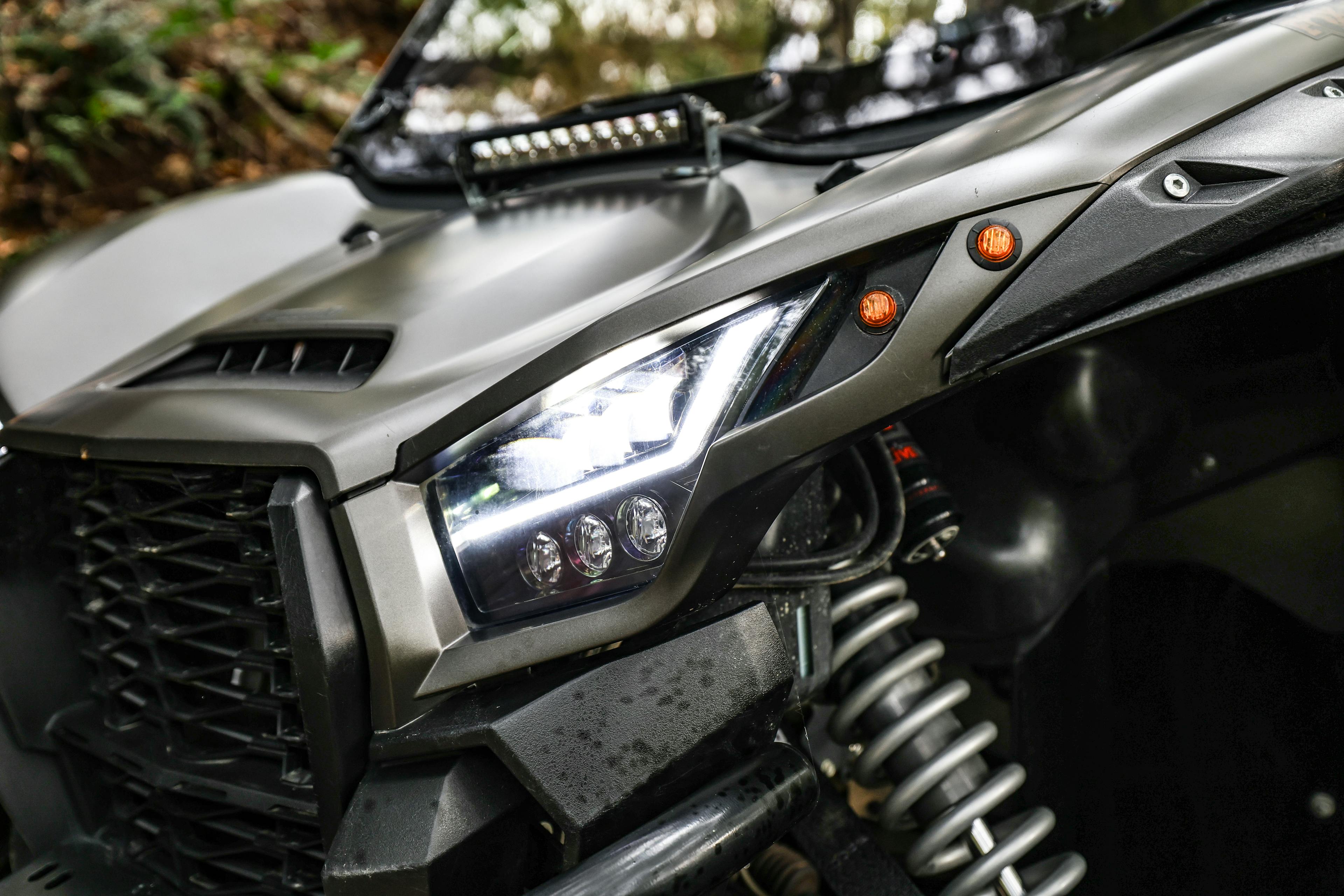 2023 Kawasaki Teryx KRX4 1000 eS SE turning indicators