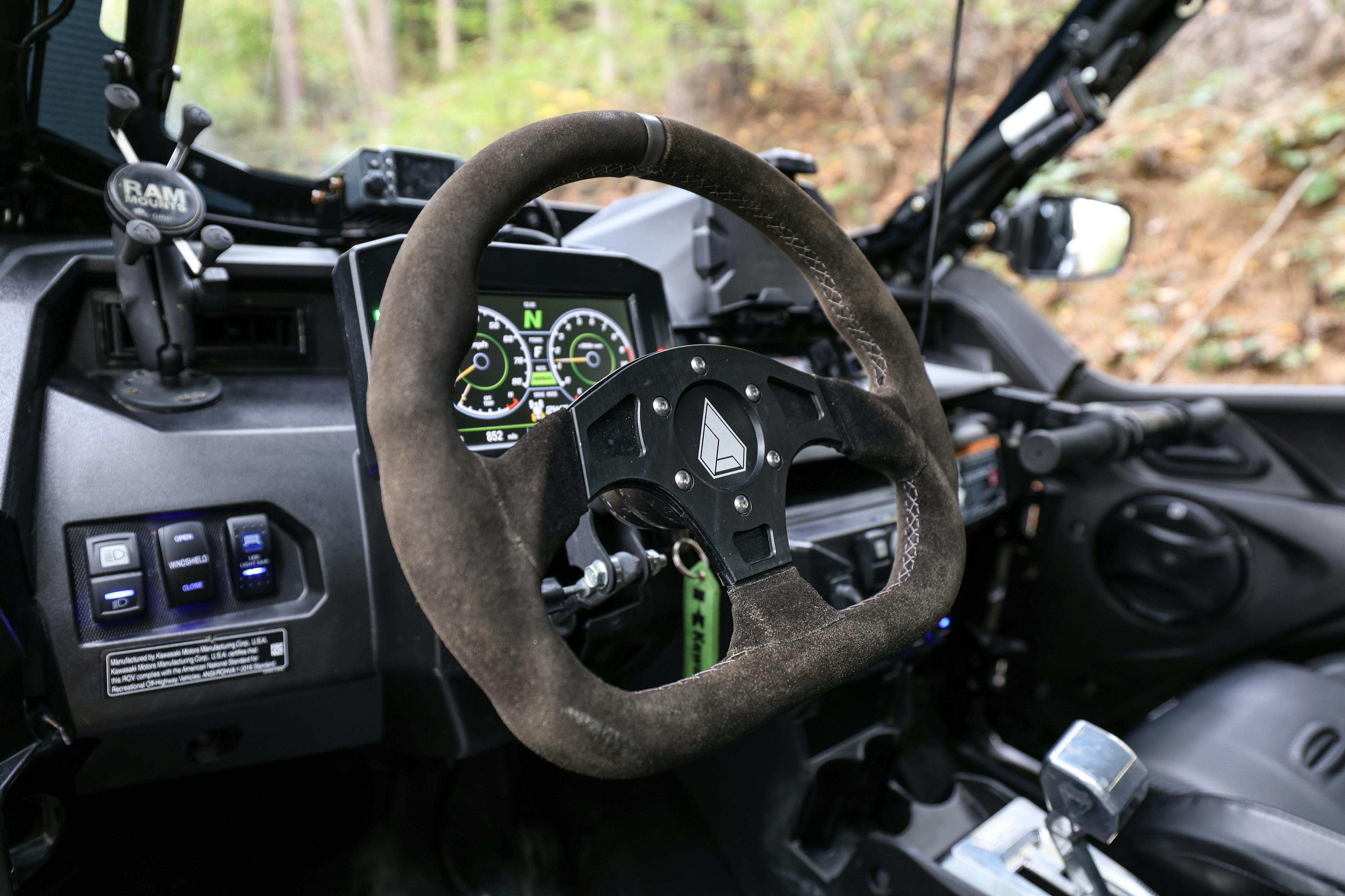 2023 Kawasaki Teryx KRX4 1000 eS SE suede steering wheel