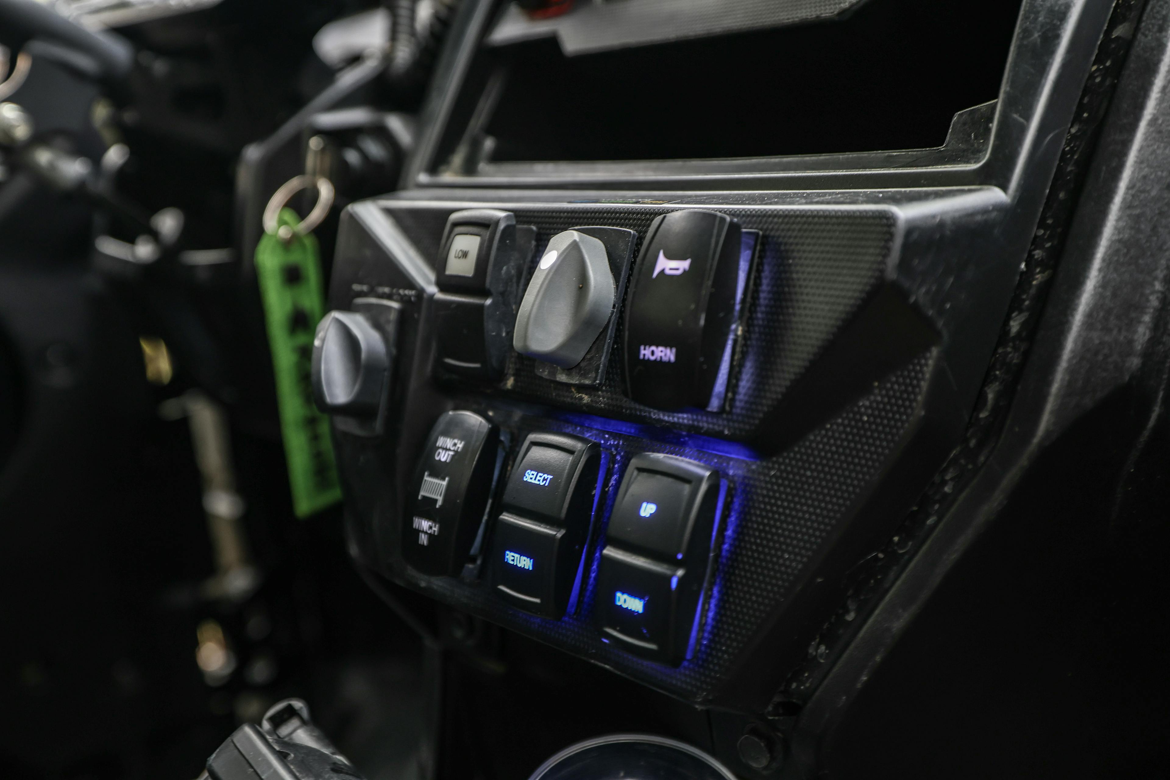 2023 Kawasaki Teryx KRX4 1000 eS SE switches