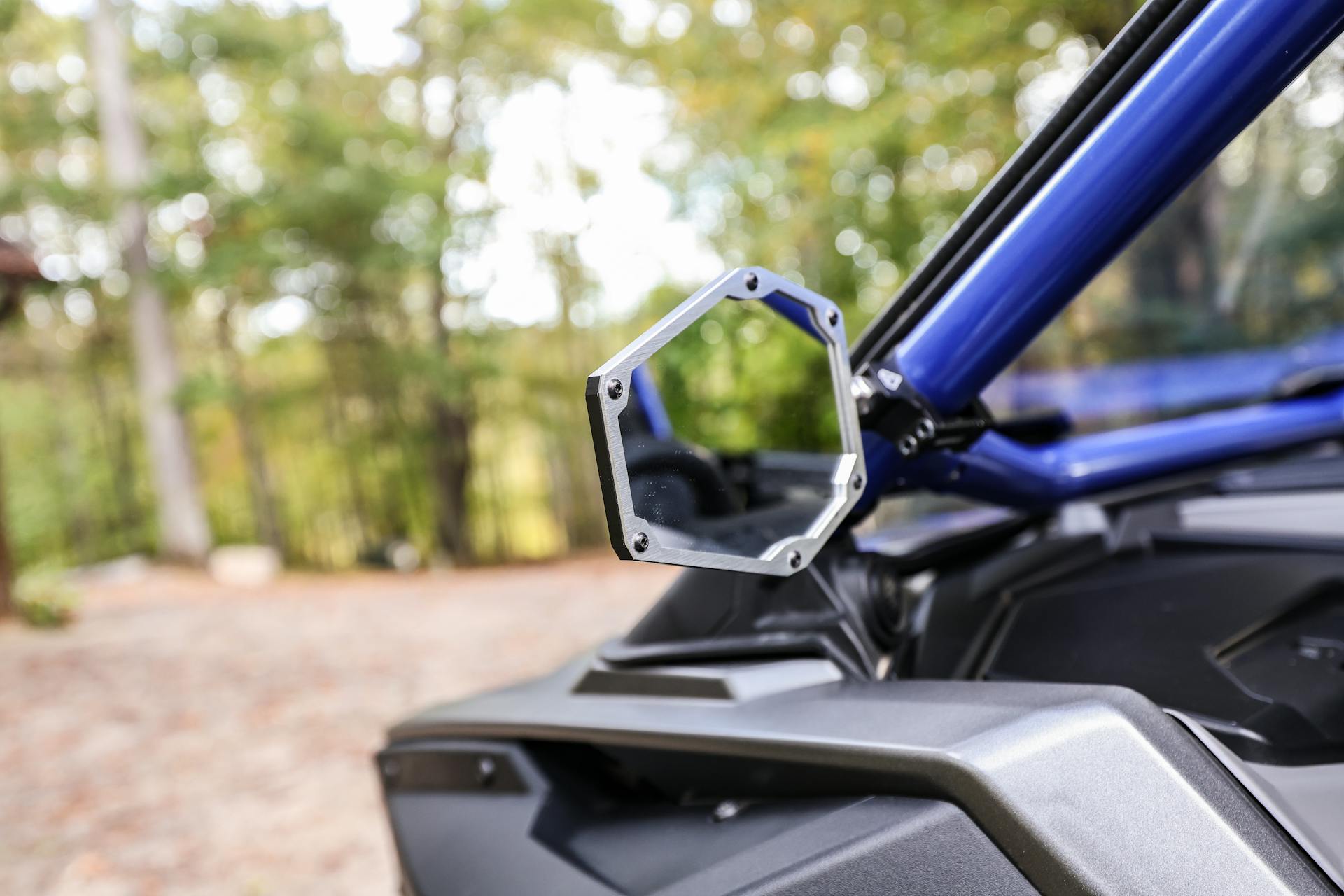 2023 Polaris RZR Pro R 4 Premium mirror close