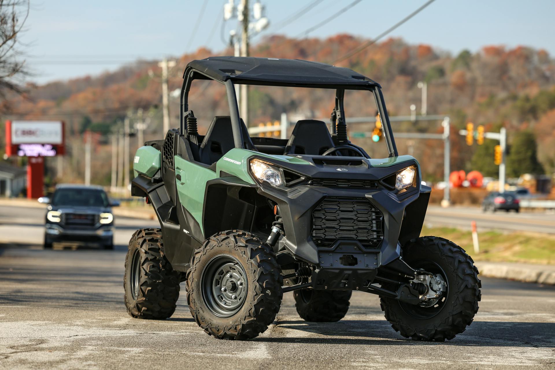2023 Can-Am Commander 700 DPS front passenger 3/4