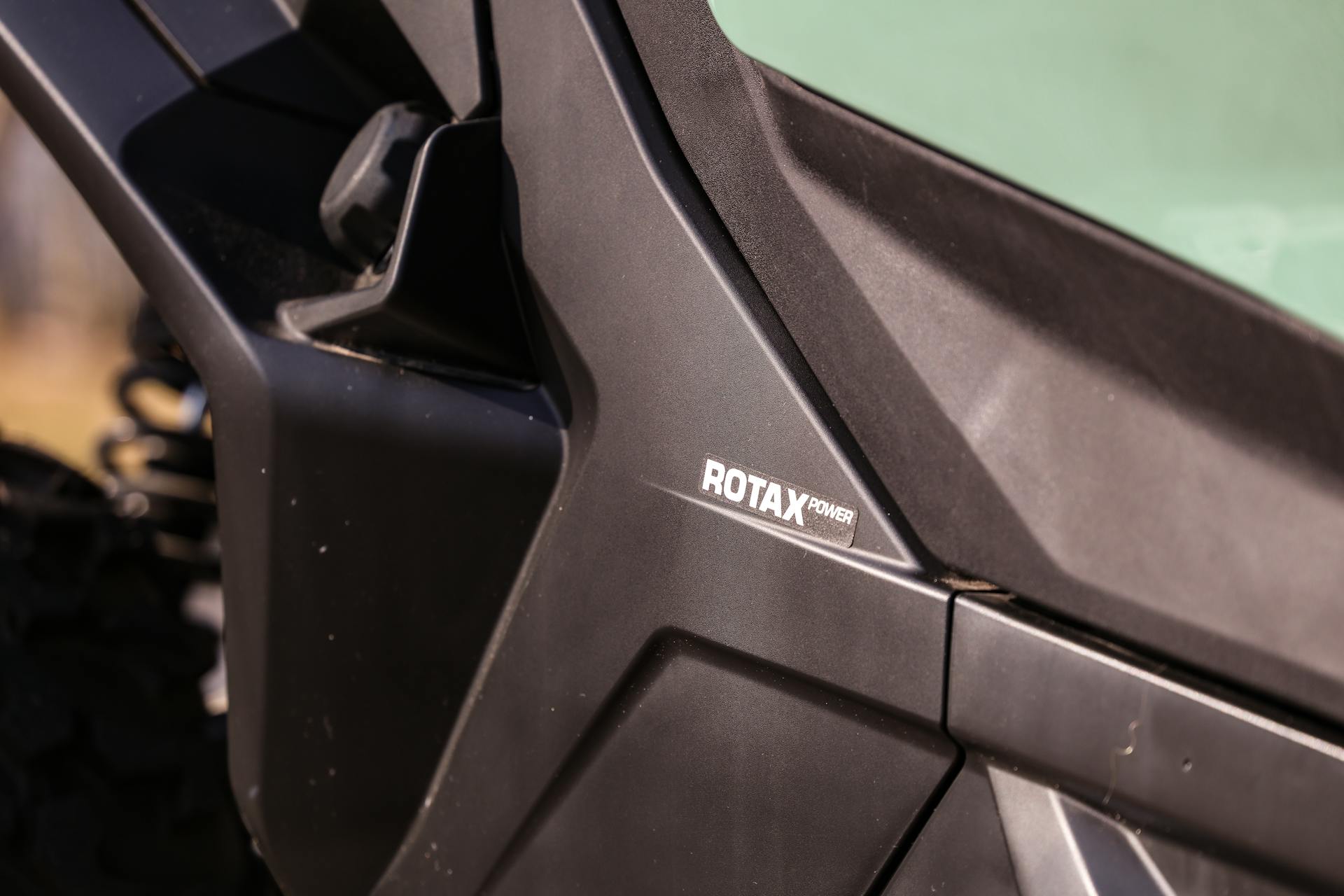 2023 Can-Am Commander 700 DPS fender detail