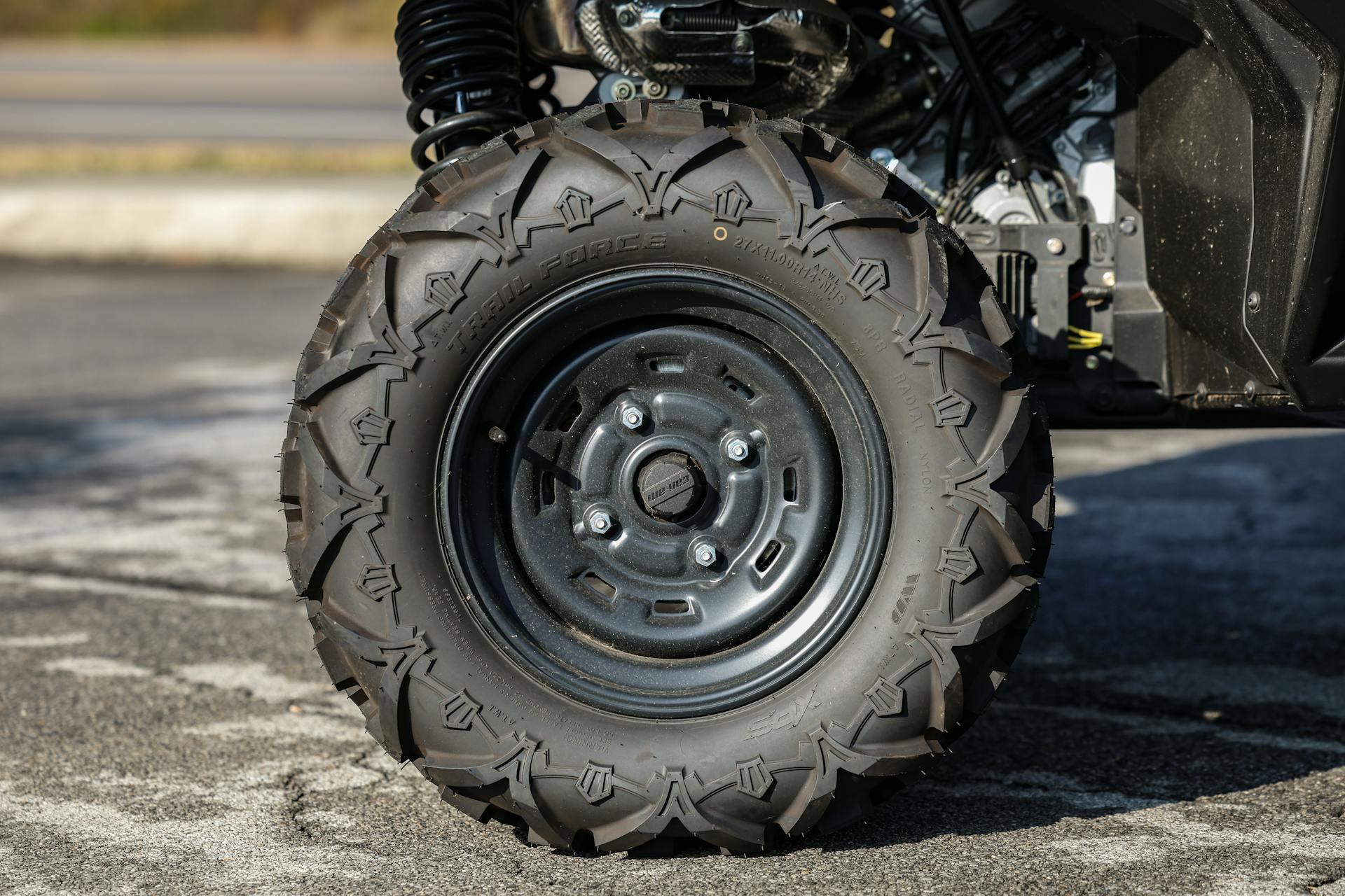 2023 Can-Am Commander 700 DPS passenger rear tire