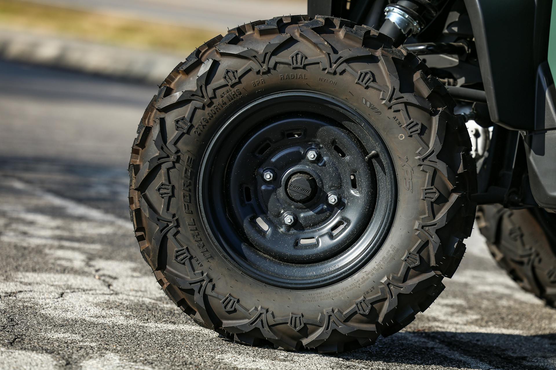 2023 Can-Am Commander 700 DPS  driver front tire