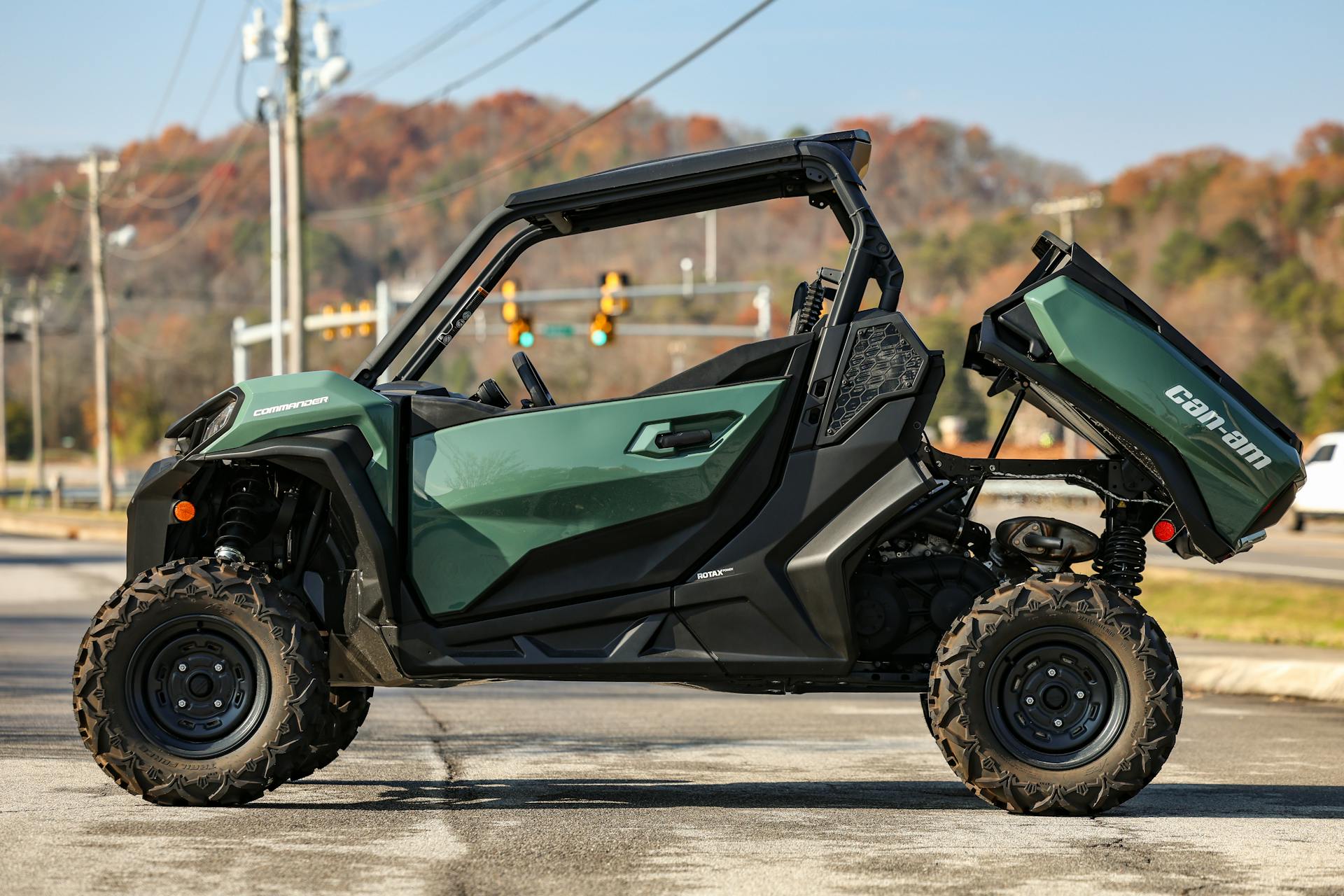 2023 Can-Am Commander 700 DPS  driver side bed up