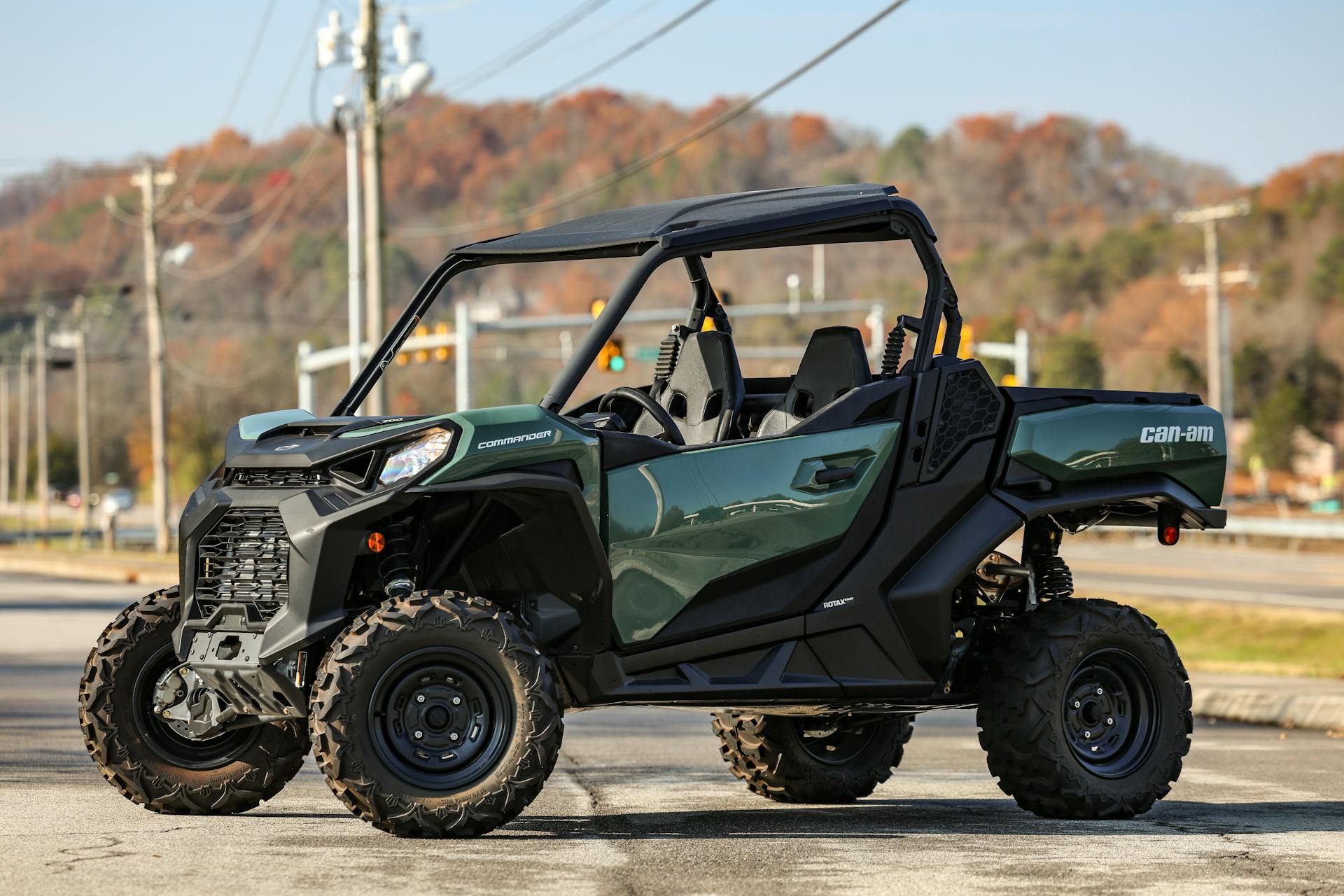 2023 Can-Am Commander 700 DPS driver front side