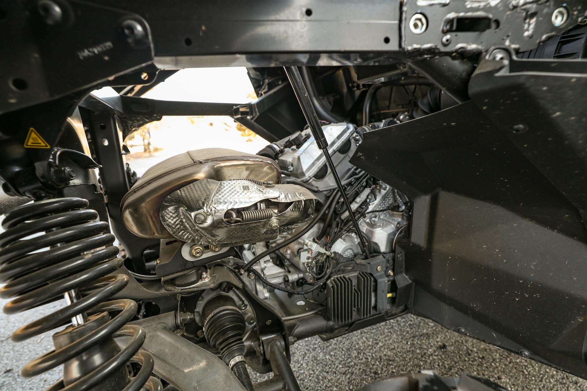 2023 Can-Am Commander 700 DPS  engine compartment