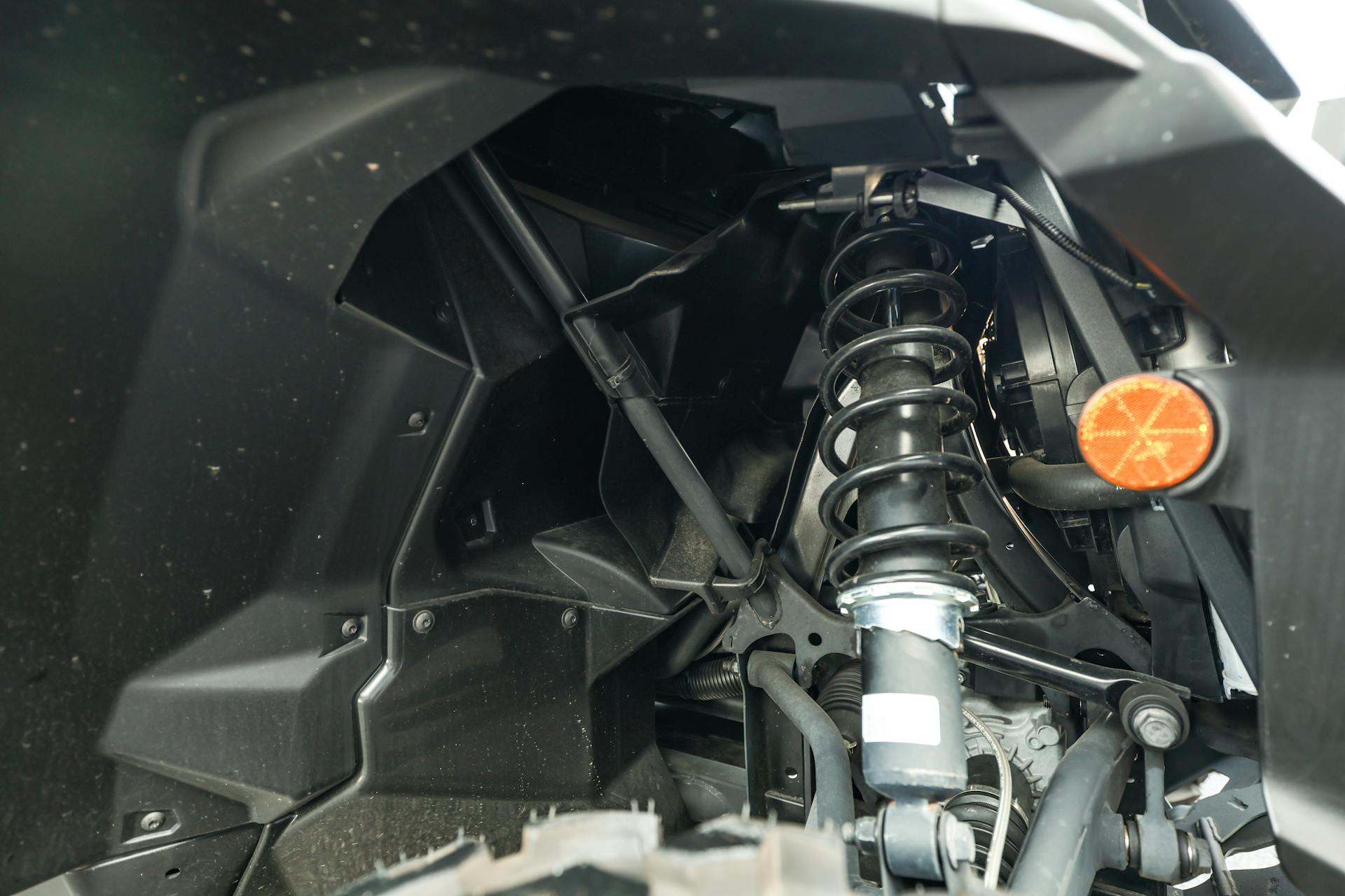 2023 Can-Am Commander 700 DPS passenger front suspension