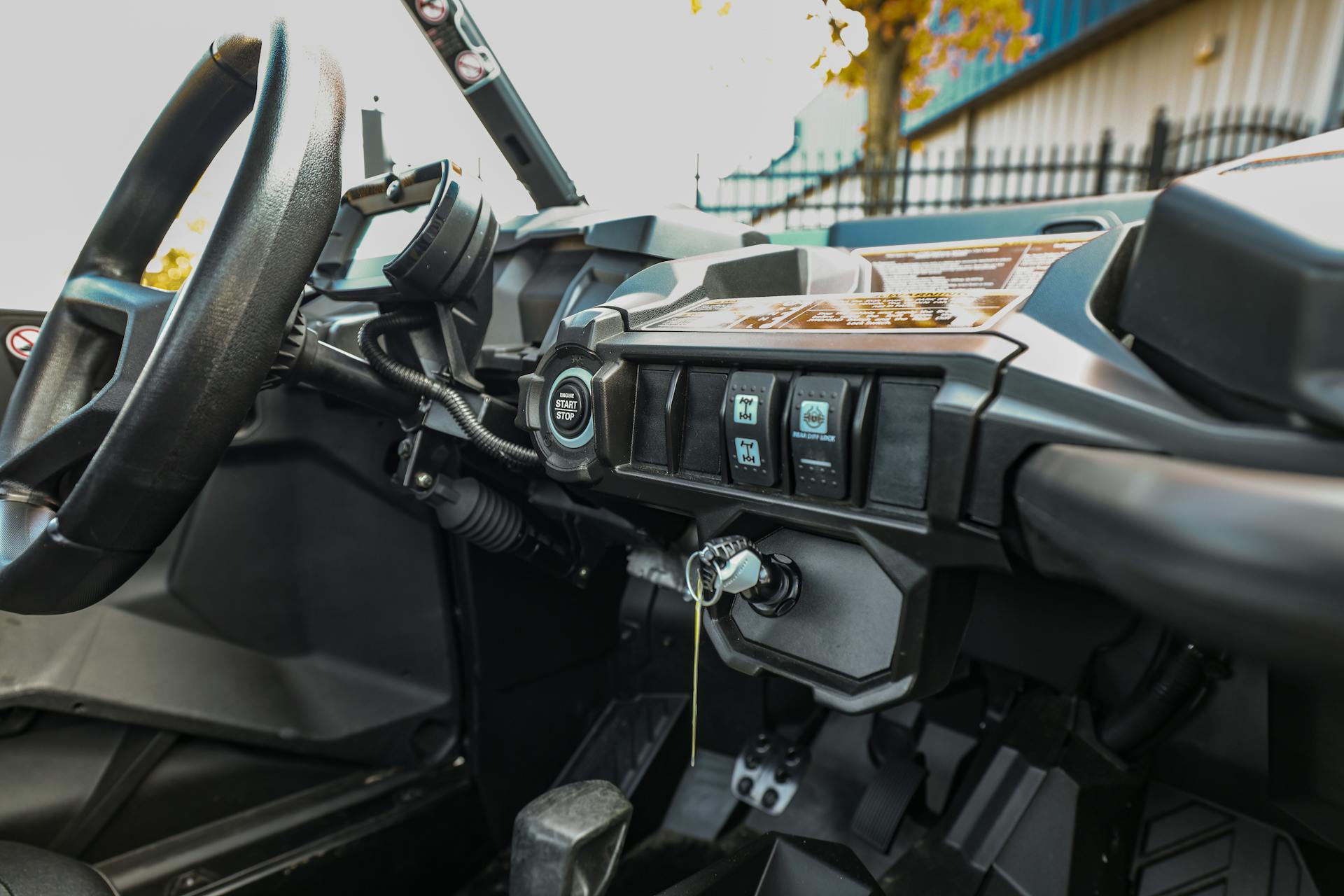 2023 Can-Am Commander 700 DPS  center stack 