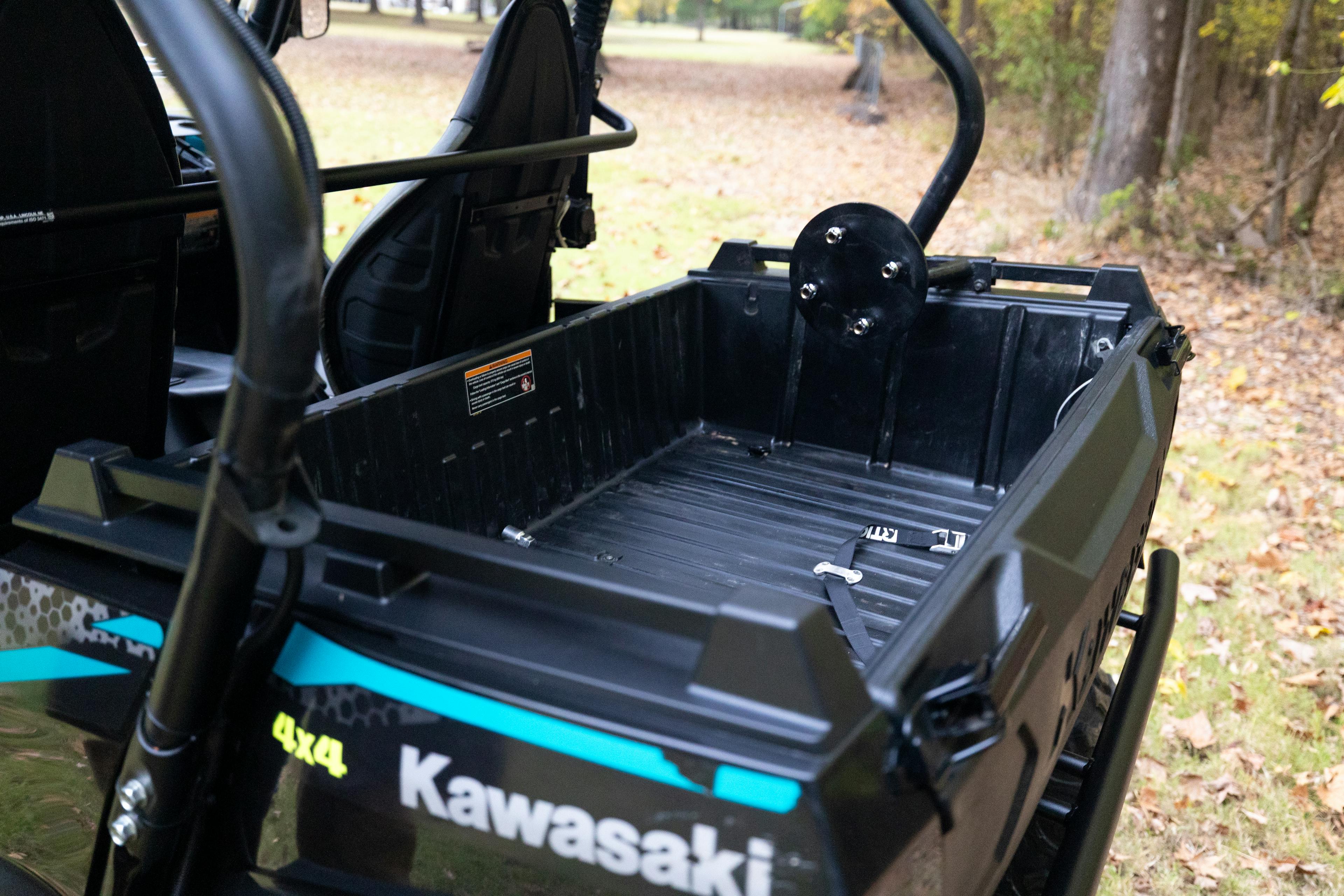 2023 Kawasaki Teryx 800 bed interior