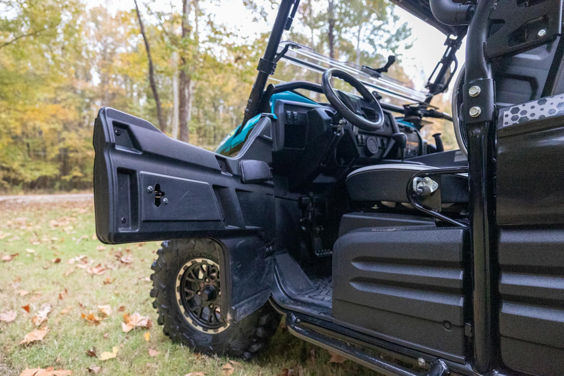 2023 Kawasaki Teryx 800 driver door open
