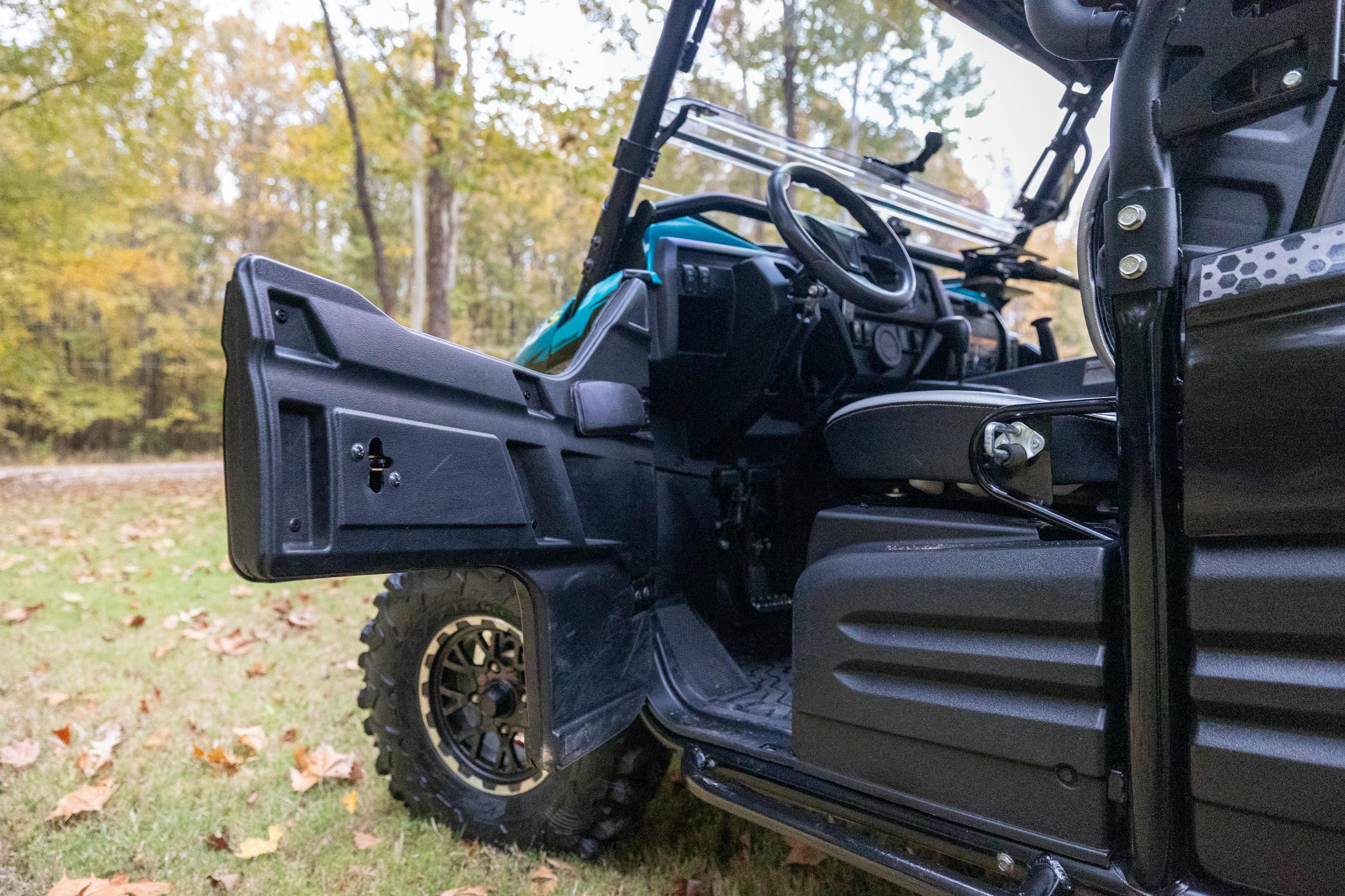 2023 Kawasaki Teryx 800 driver door open