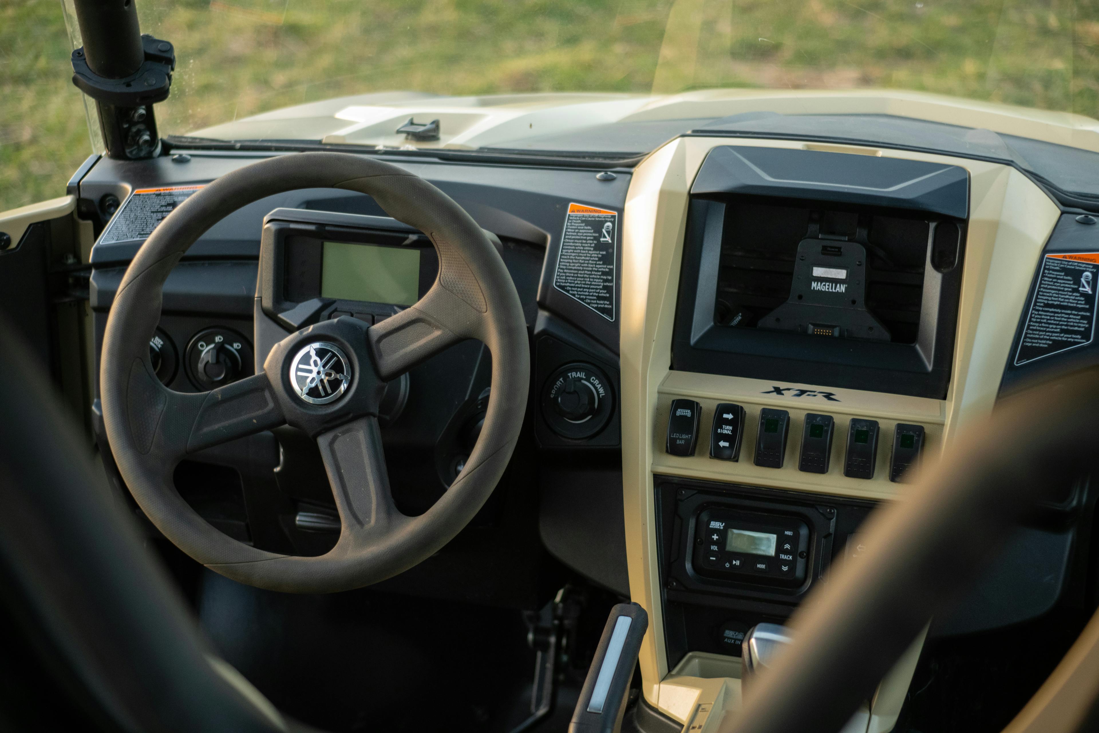 2023 Yamaha RMAX4 1000 XT-R wheel/center stack