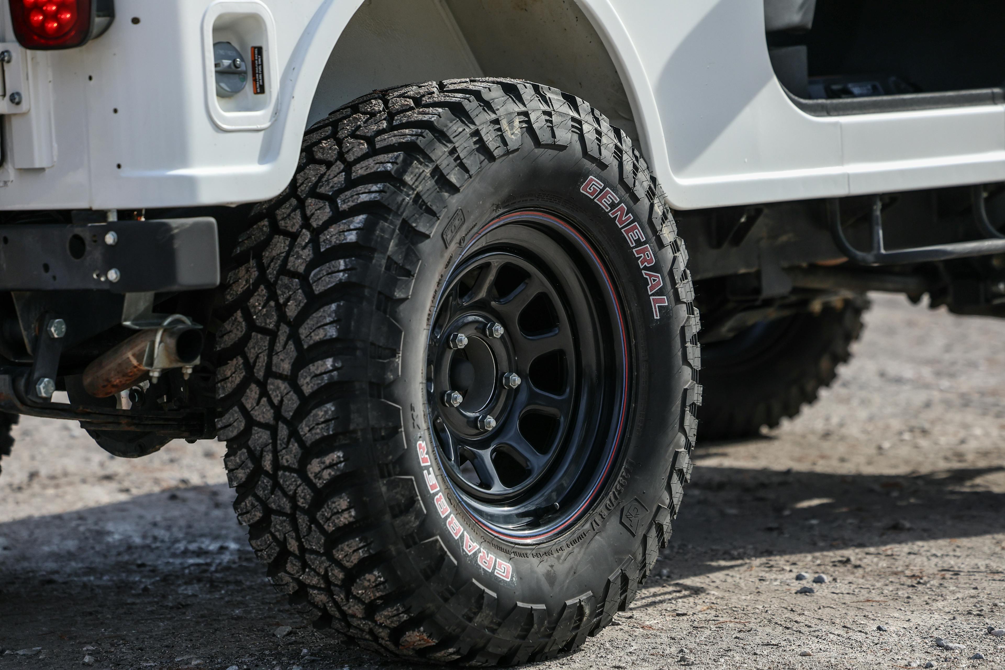2018 Mahindra Roxor LE passenger rear wheel