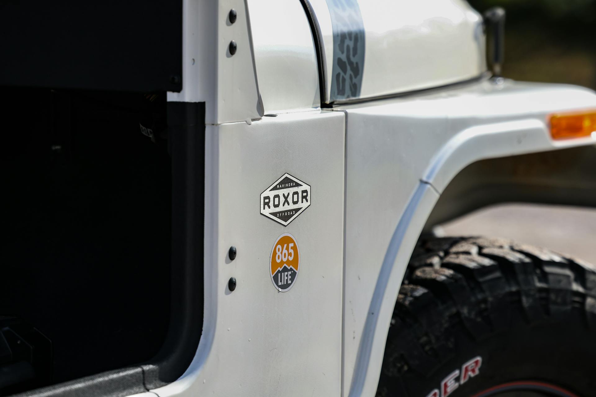 2018 Mahindra Roxor LE passenger fender